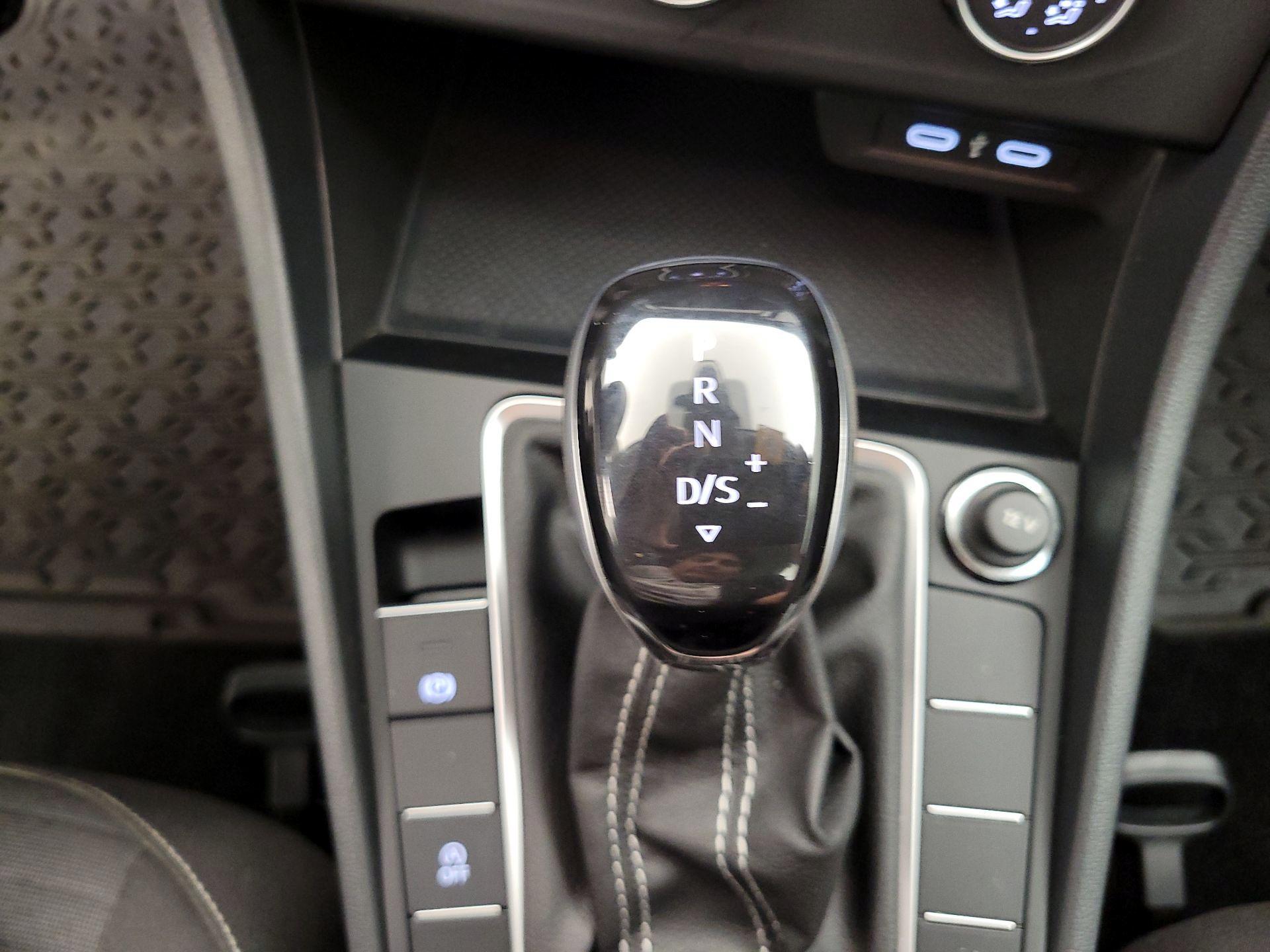 Thumbnail: 2023 Volkswagen Jetta - 17