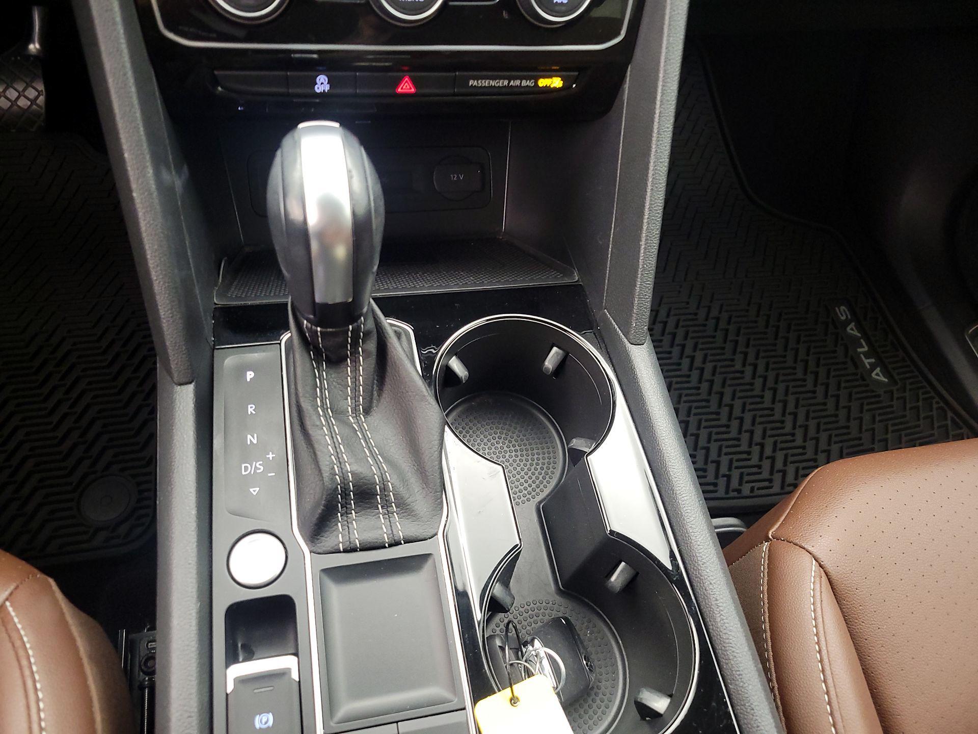 Thumbnail: 2023 Volkswagen Atlas - 17