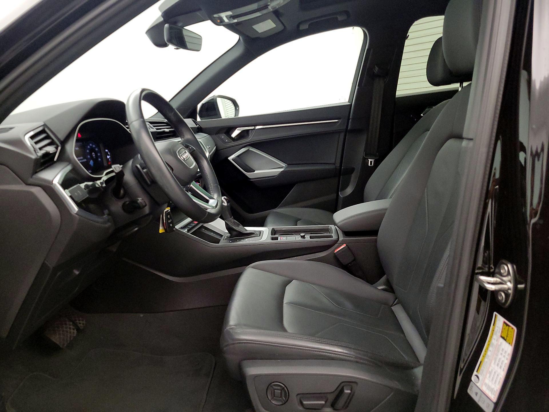 Thumbnail: 2023 Audi Q3 - 11