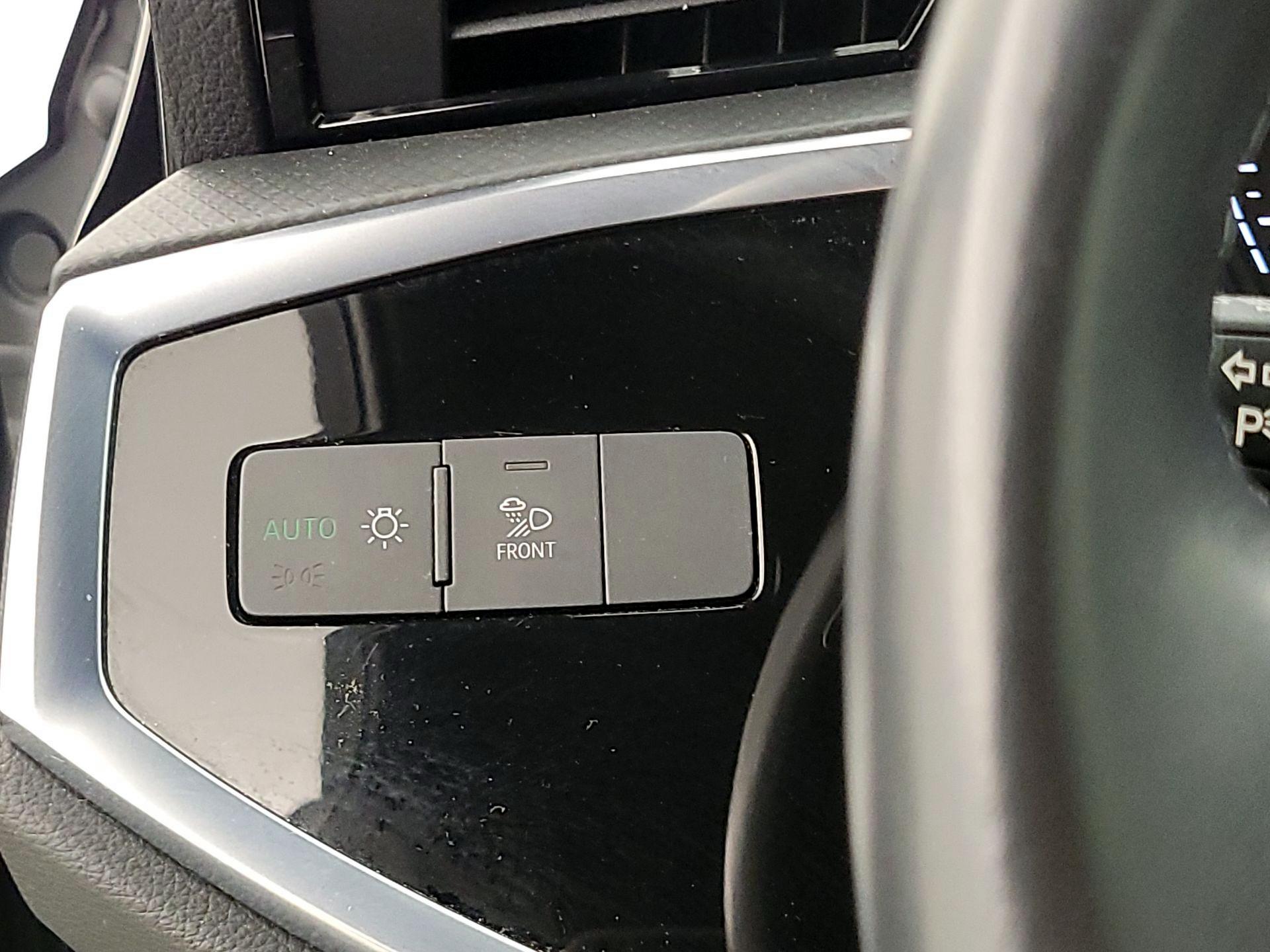 Thumbnail: 2023 Audi Q3 - 13