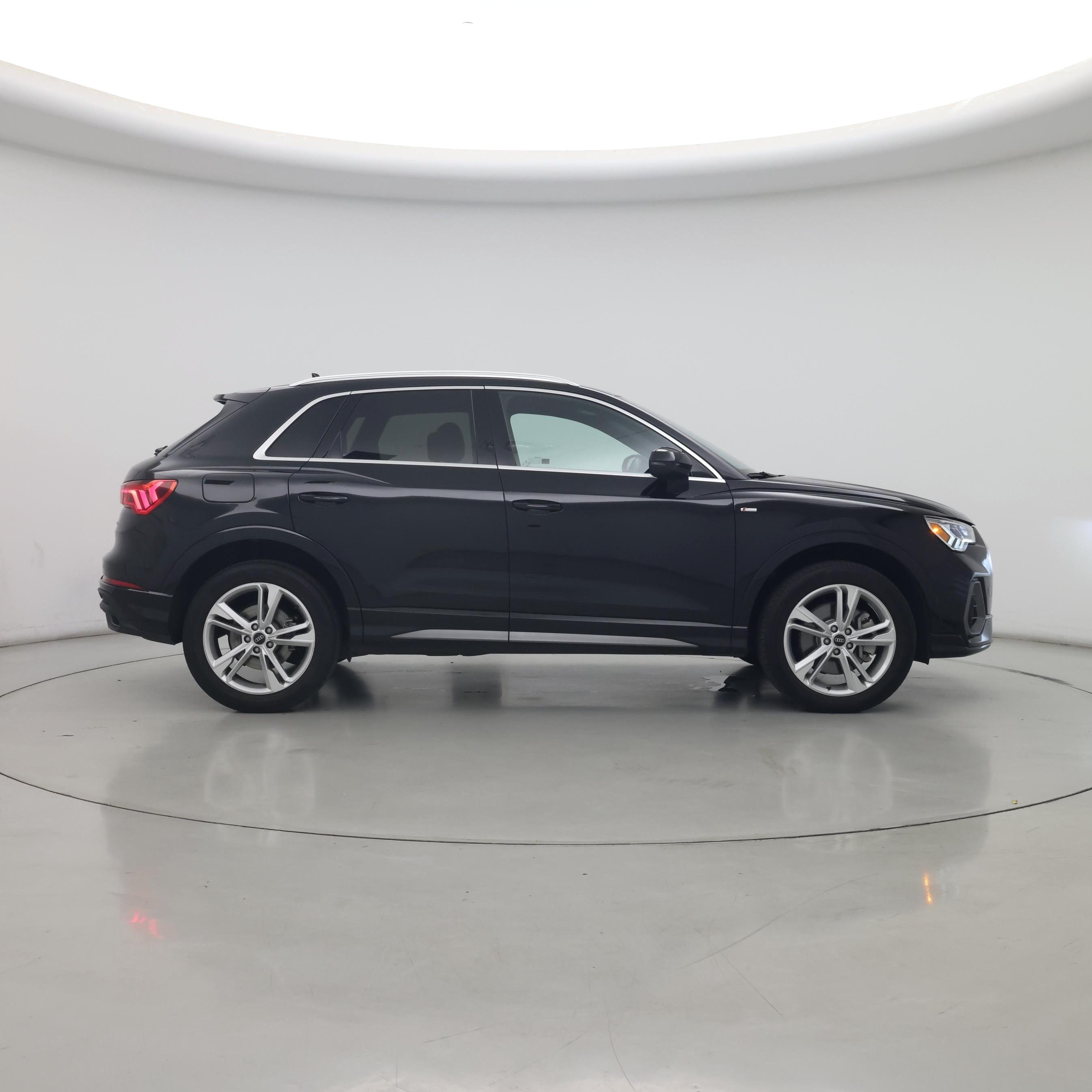 Thumbnail: 2023 Audi Q3 - 7