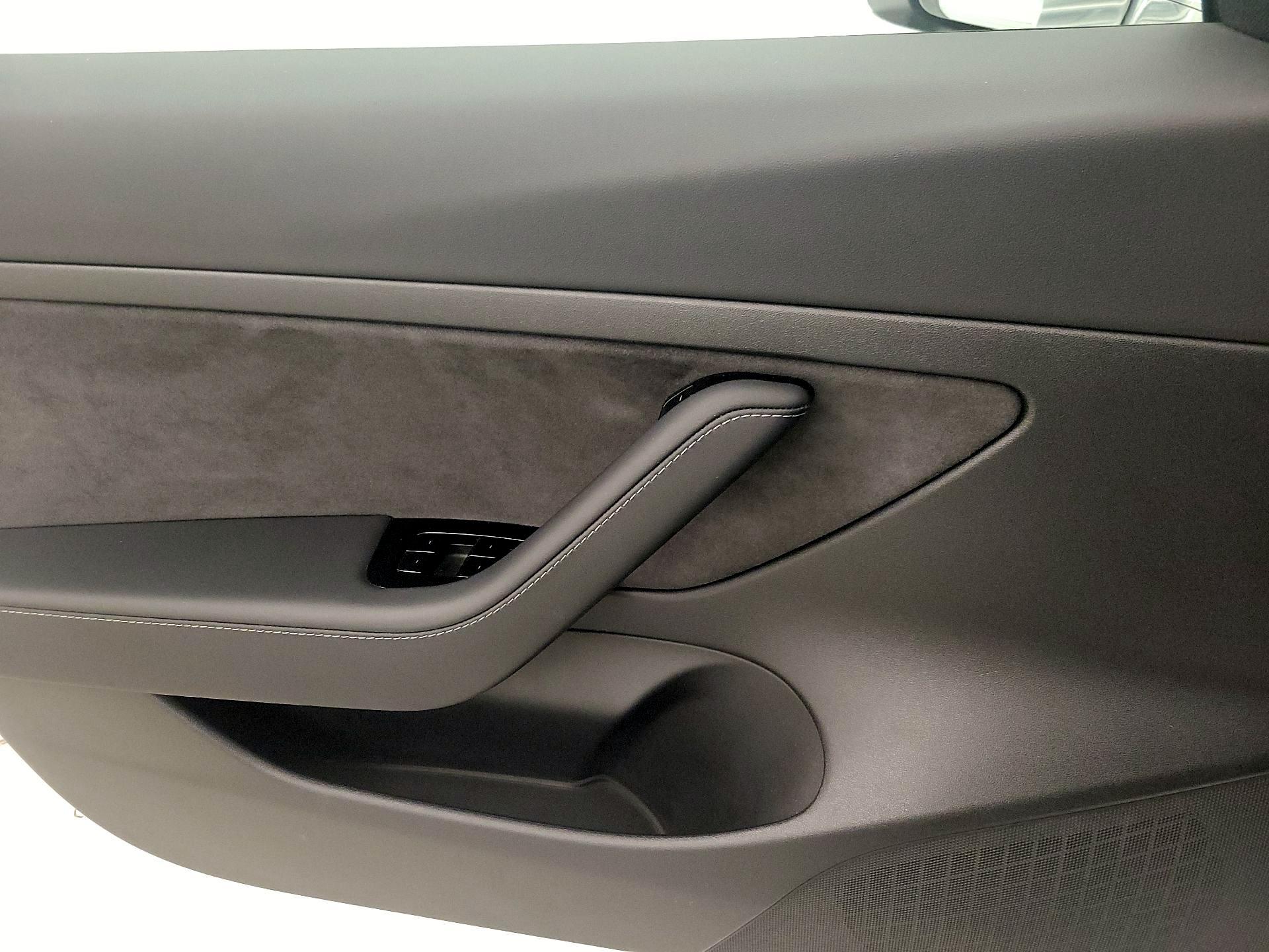 Thumbnail: 2020 Tesla Model 3 - 12