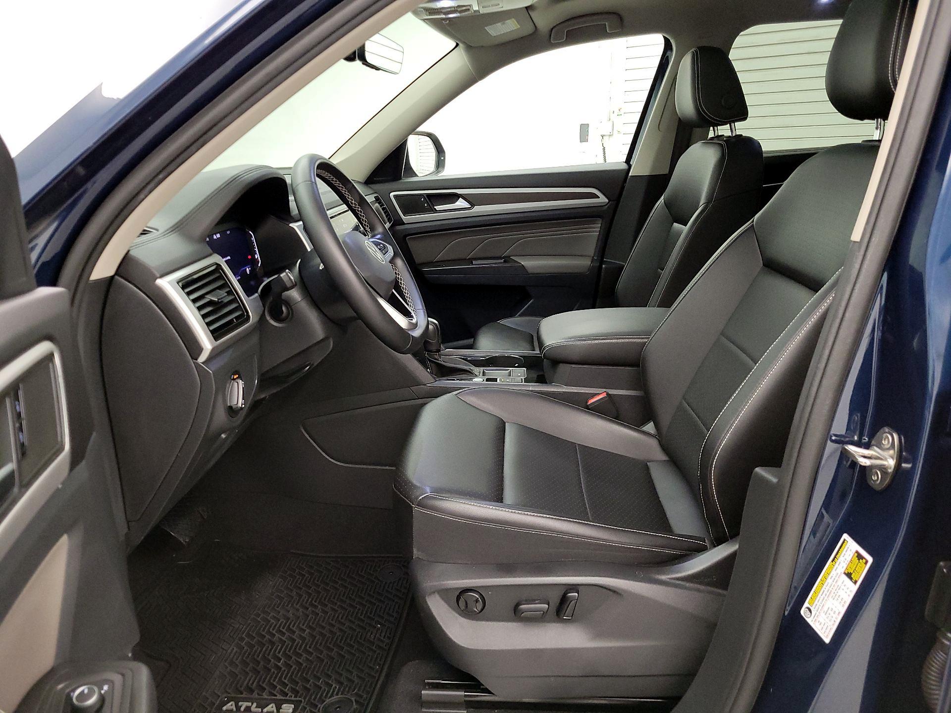 Thumbnail: 2022 Volkswagen Atlas - 11