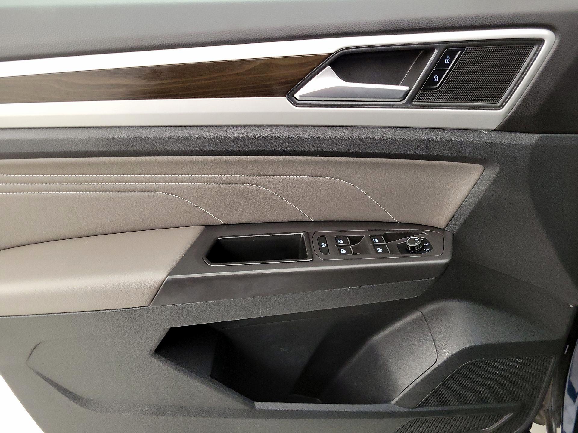 Thumbnail: 2022 Volkswagen Atlas - 12