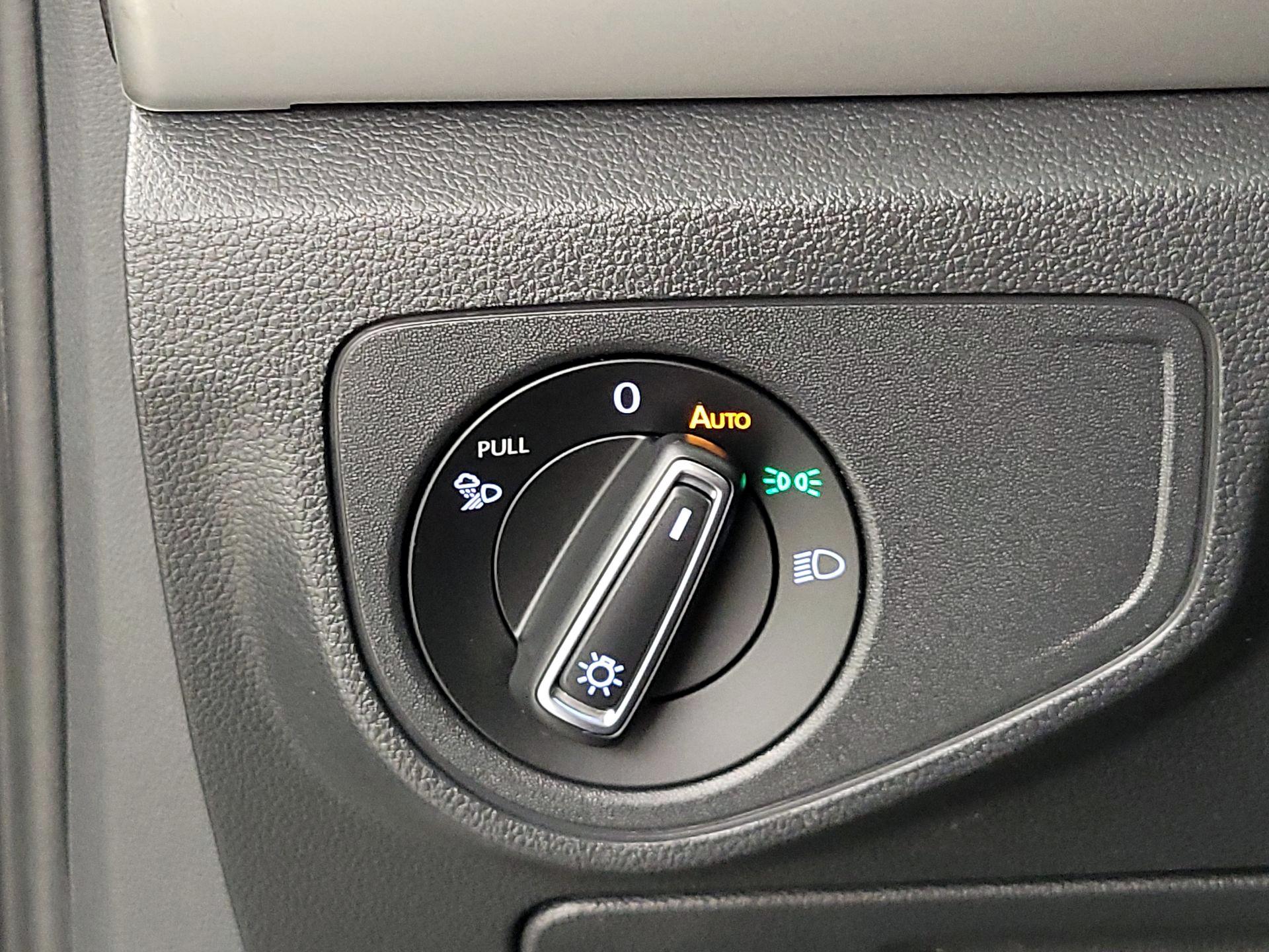 Thumbnail: 2022 Volkswagen Atlas - 13