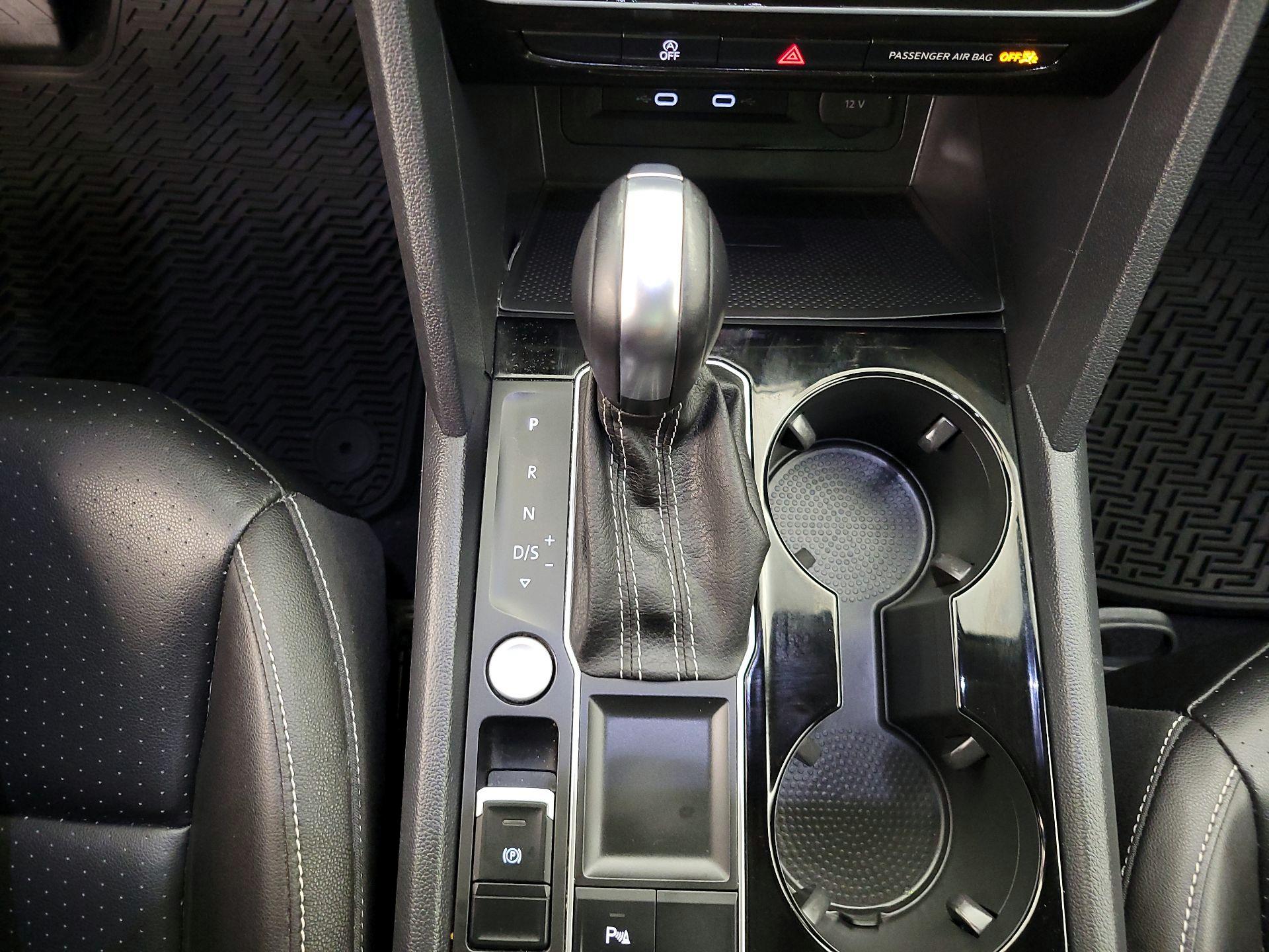 Thumbnail: 2022 Volkswagen Atlas - 17