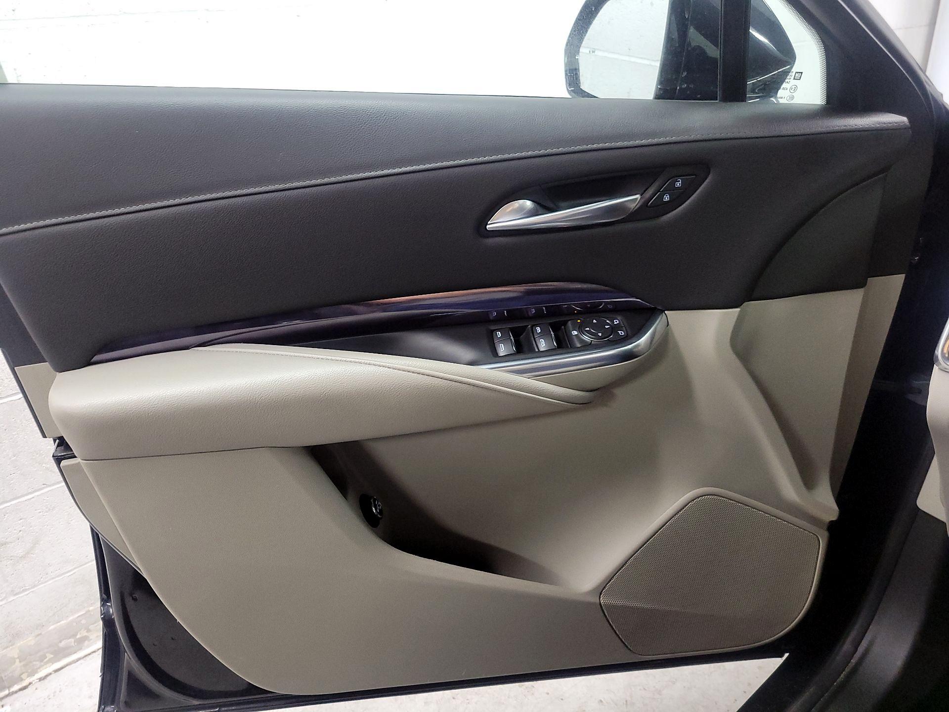 Thumbnail: 2023 Cadillac XT4 - 12