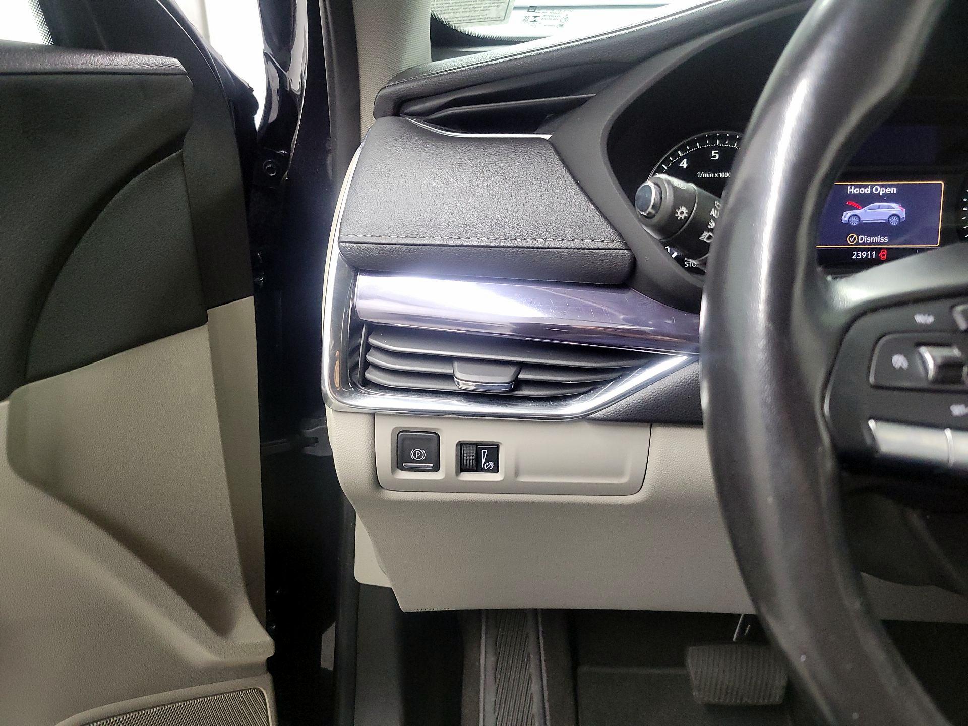 Thumbnail: 2023 Cadillac XT4 - 13