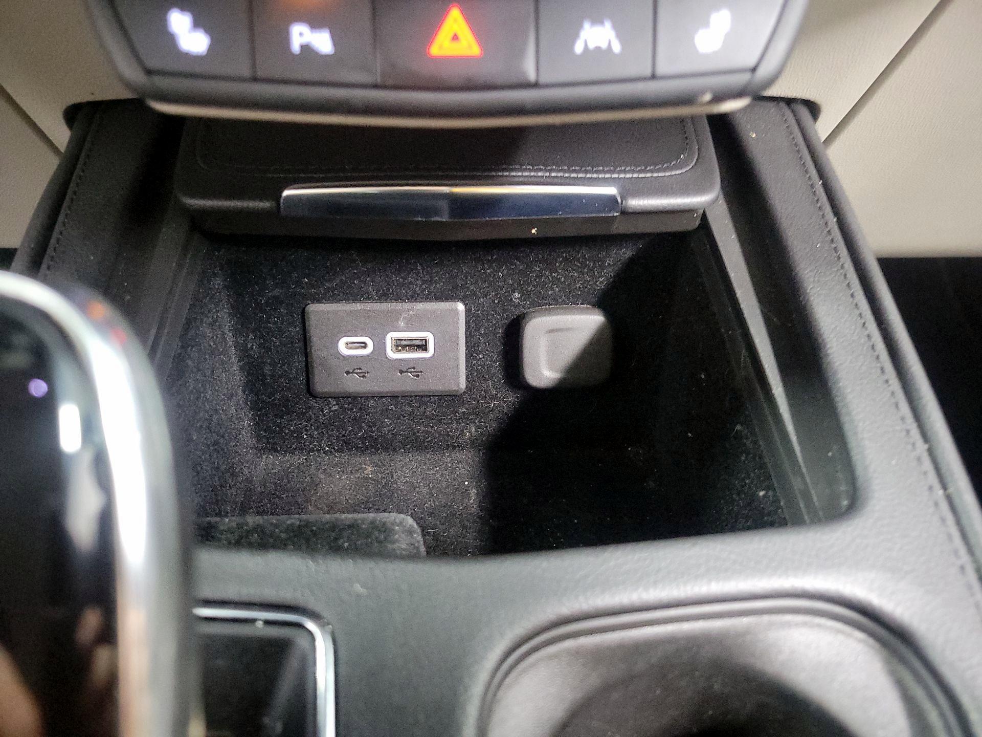 Thumbnail: 2023 Cadillac XT4 - 18