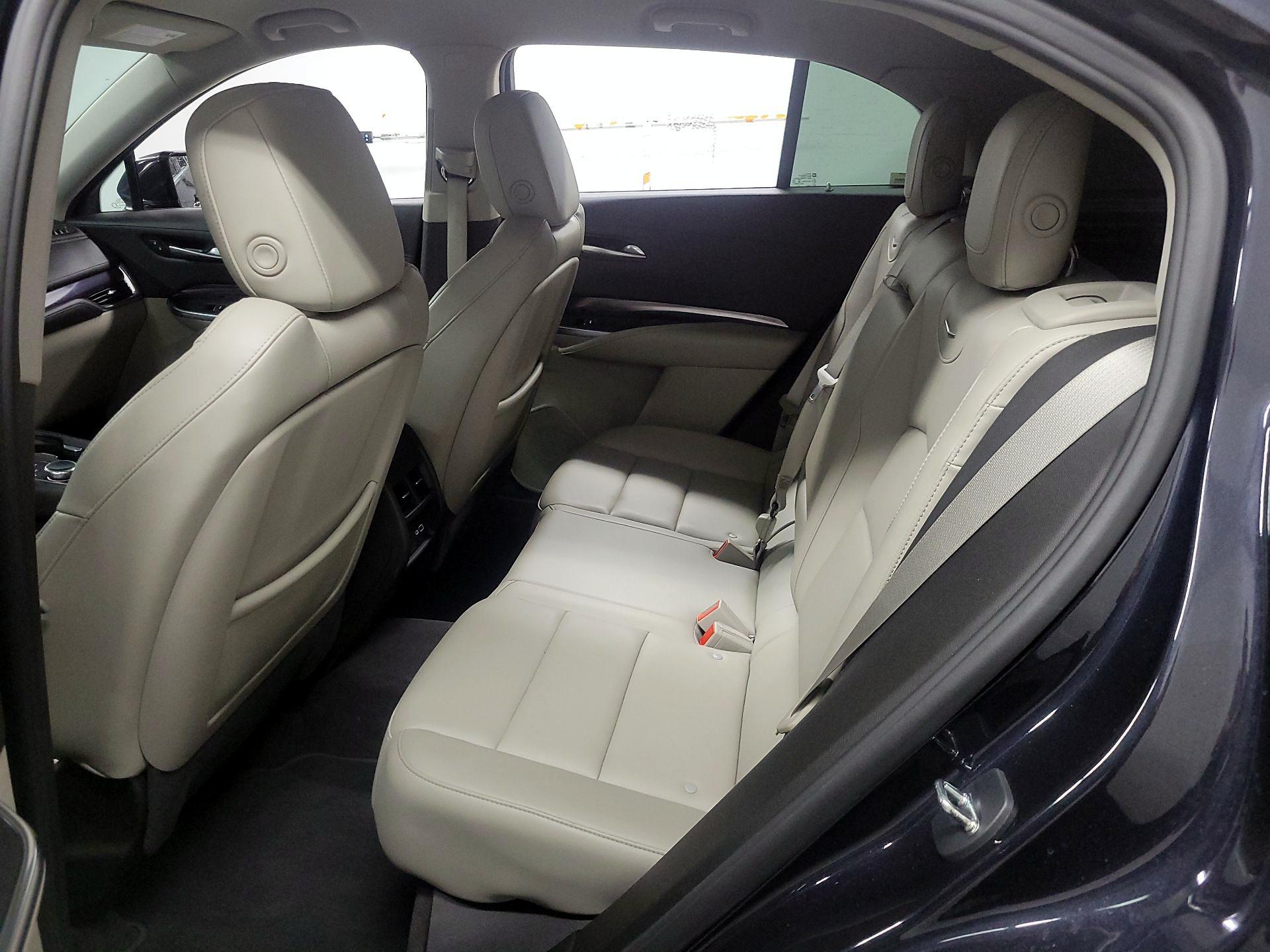 Thumbnail: 2023 Cadillac XT4 - 19