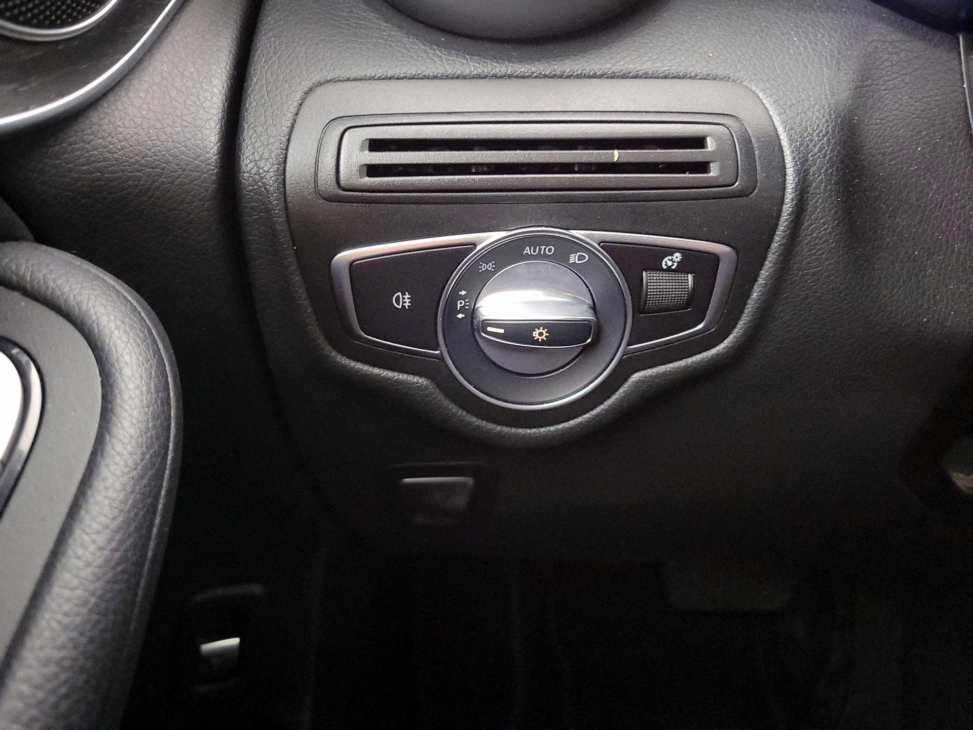 Thumbnail: 2021 Mercedes-Benz GLC - 13