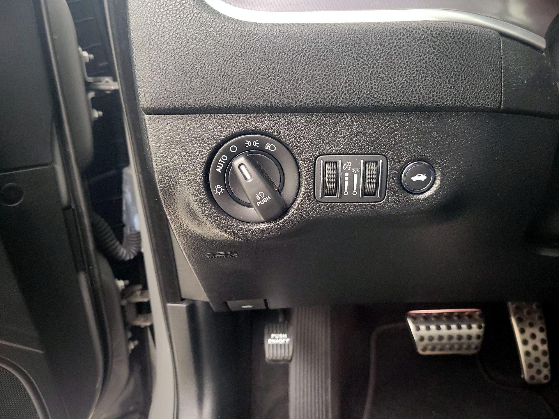 Thumbnail: 2019 Dodge Charger - 13