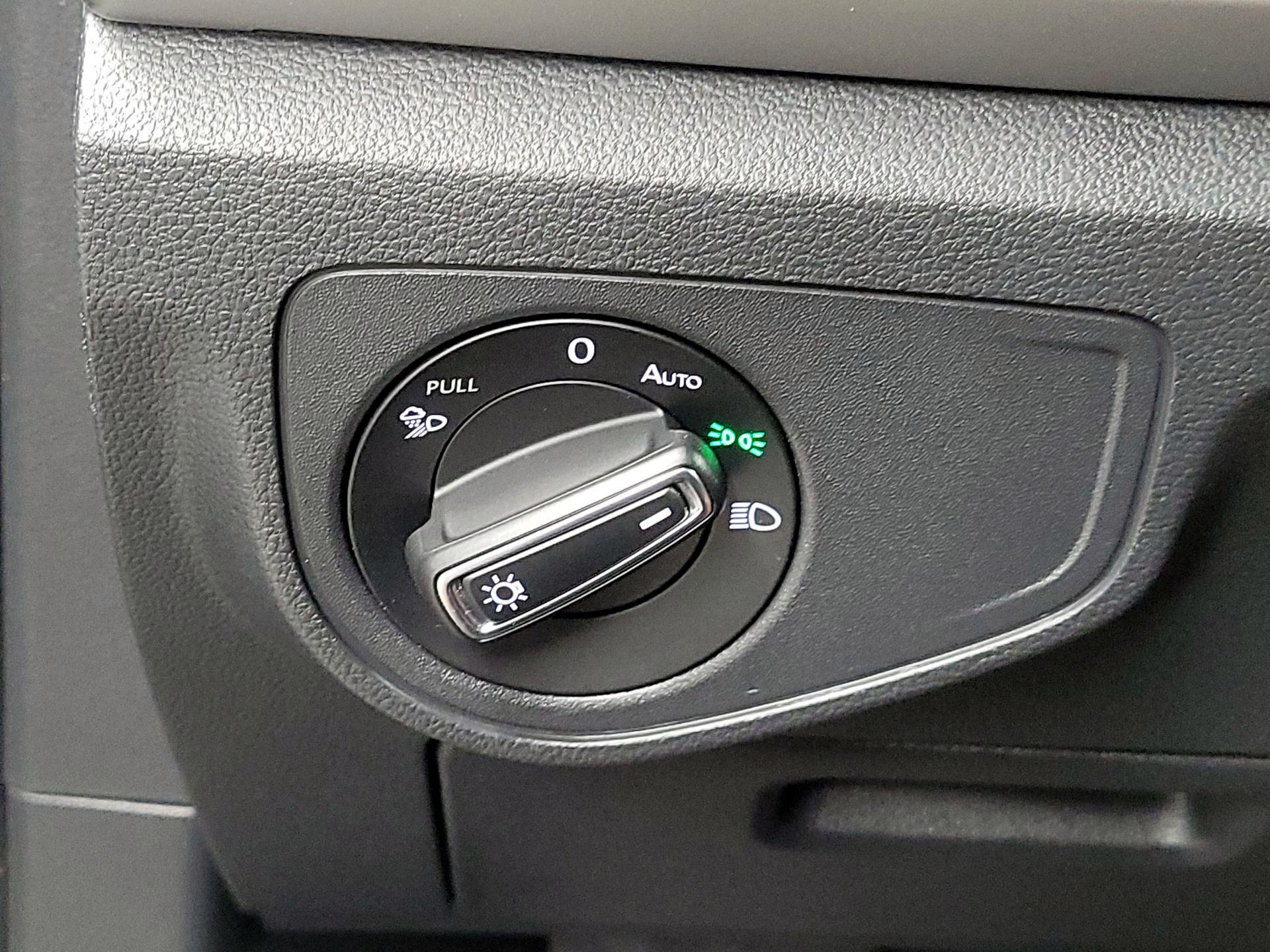 Thumbnail: 2022 Volkswagen Atlas - 13