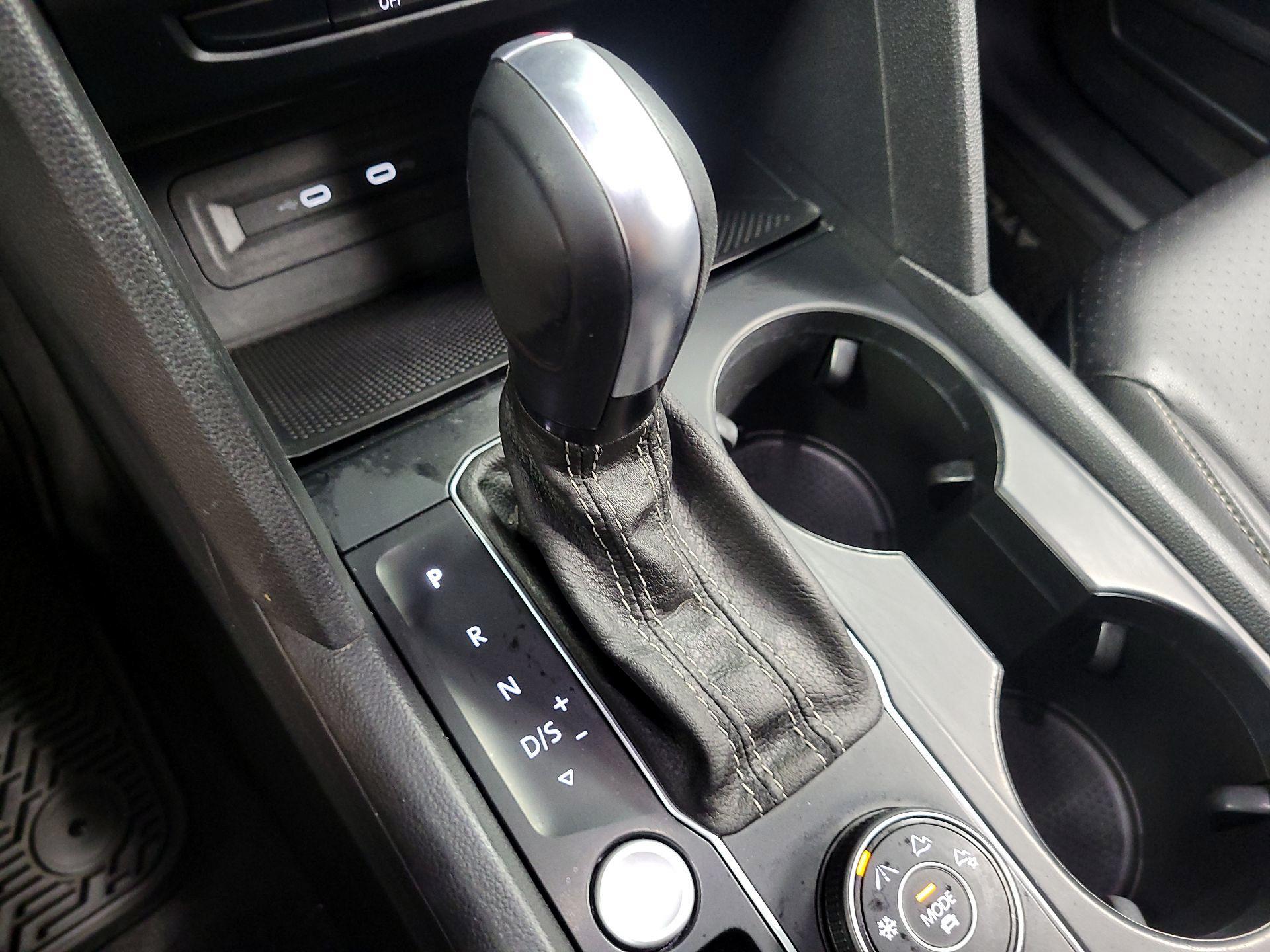 Thumbnail: 2022 Volkswagen Atlas - 16