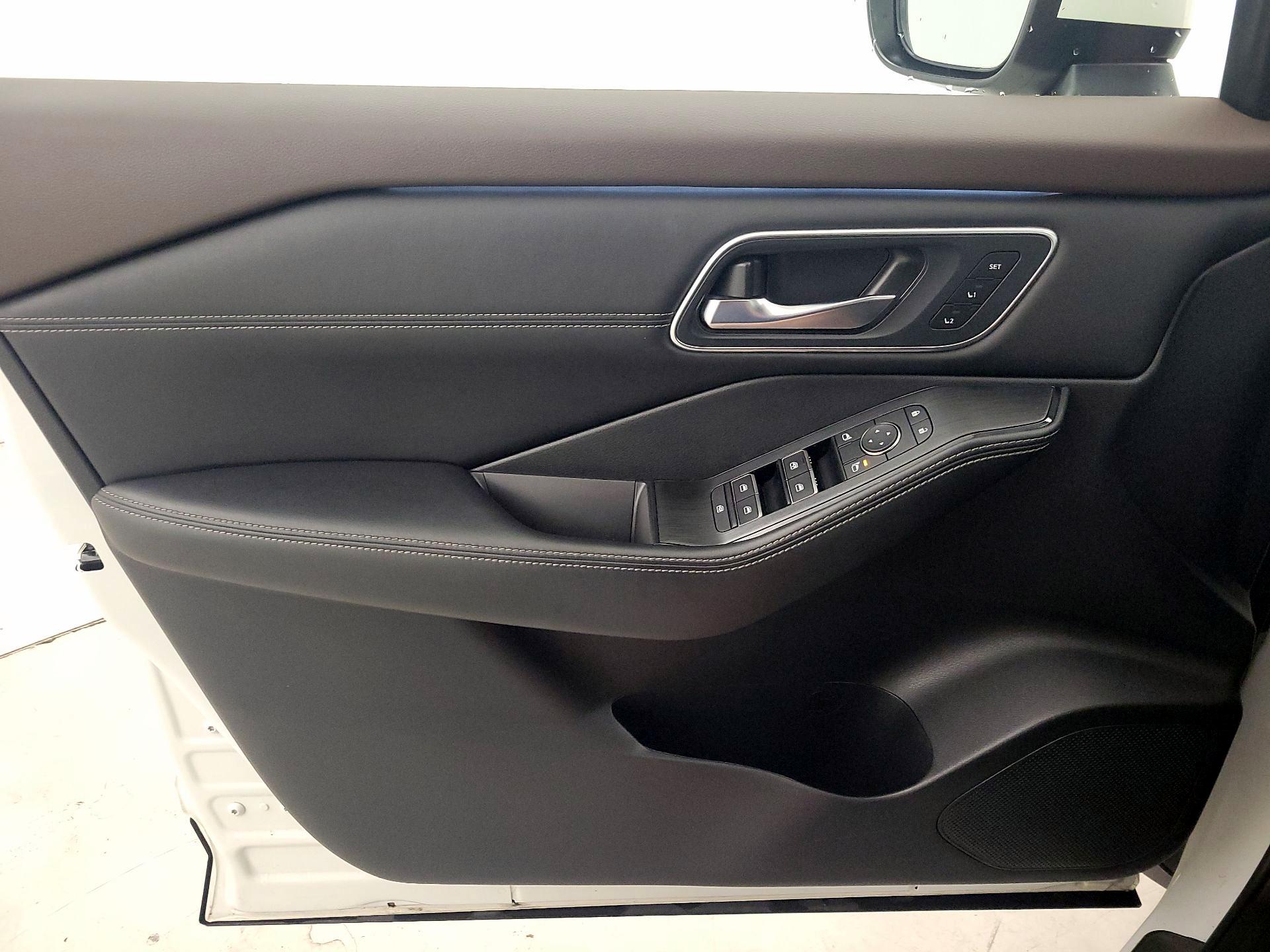 Thumbnail: 2022 Nissan Rogue - 12