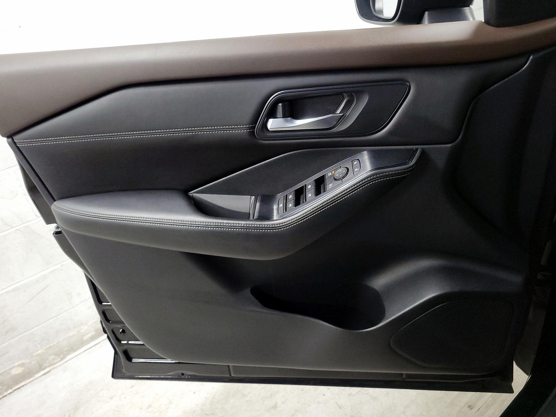 Thumbnail: 2022 Nissan Rogue - 12