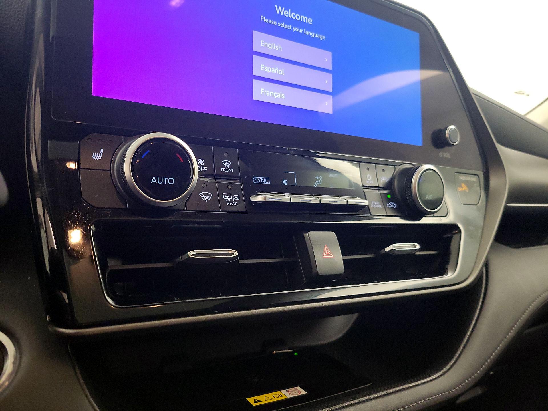 Thumbnail: 2023 Toyota Highlander - 16