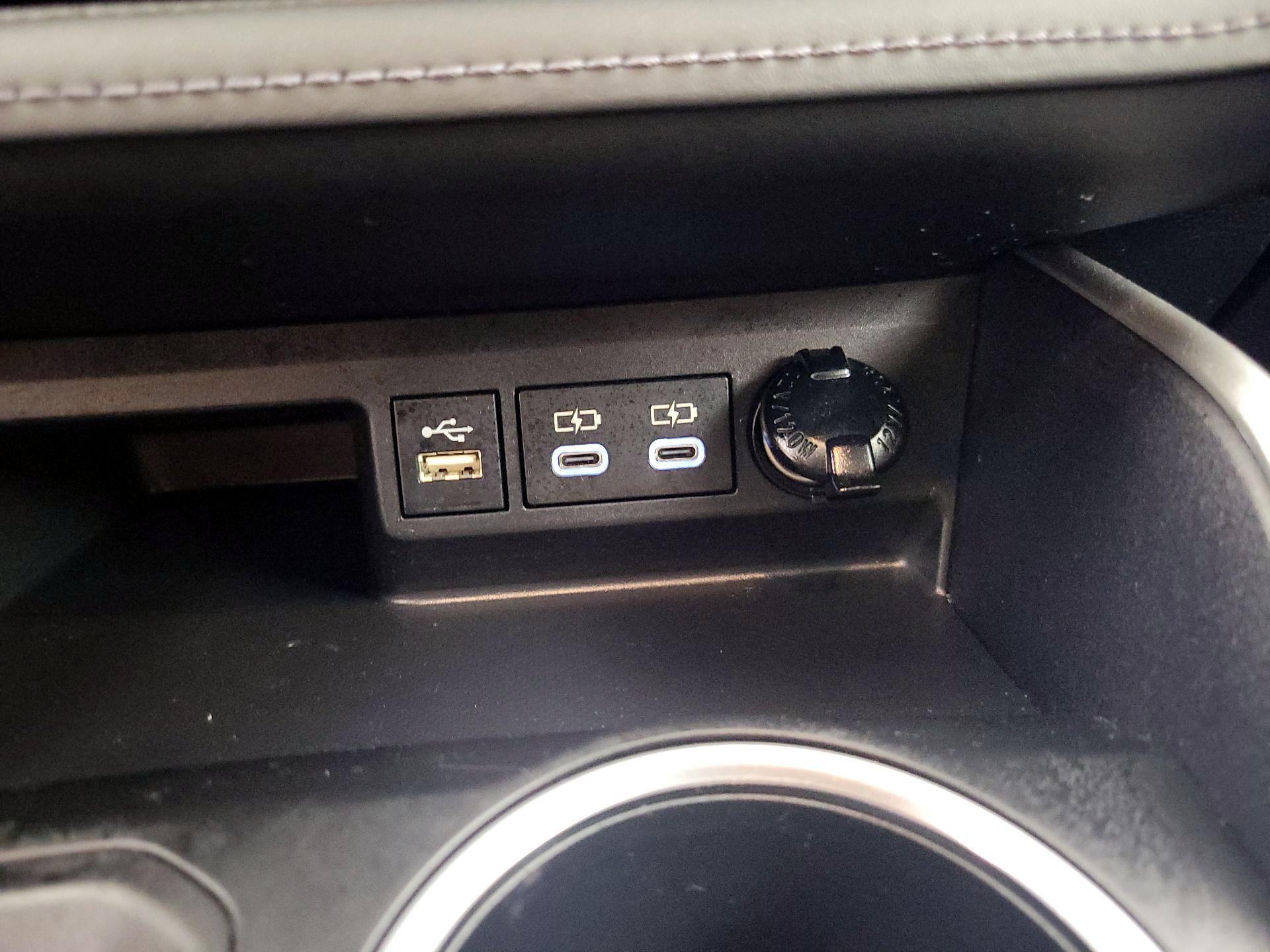 Thumbnail: 2023 Toyota Highlander - 18