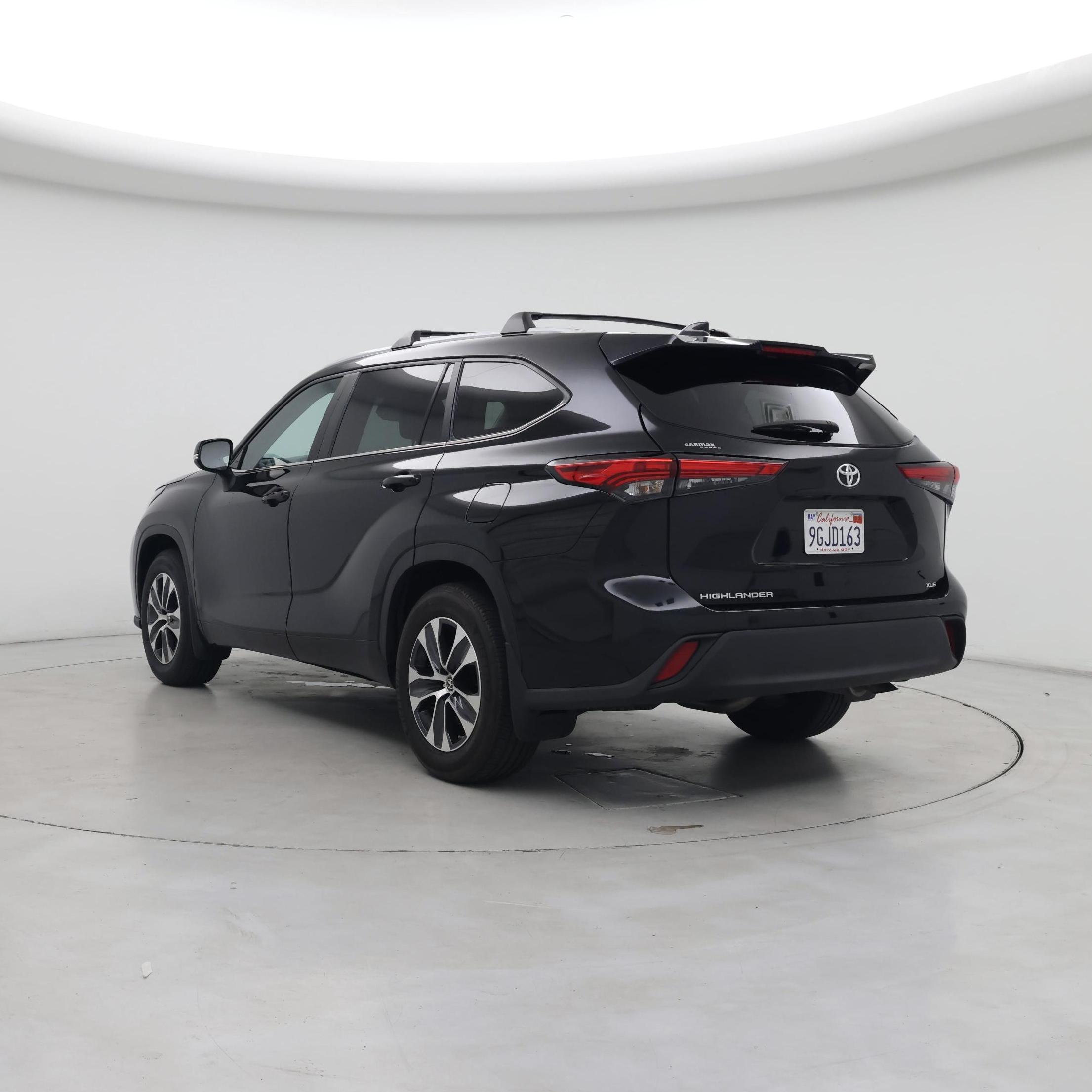 Thumbnail: 2023 Toyota Highlander - 2