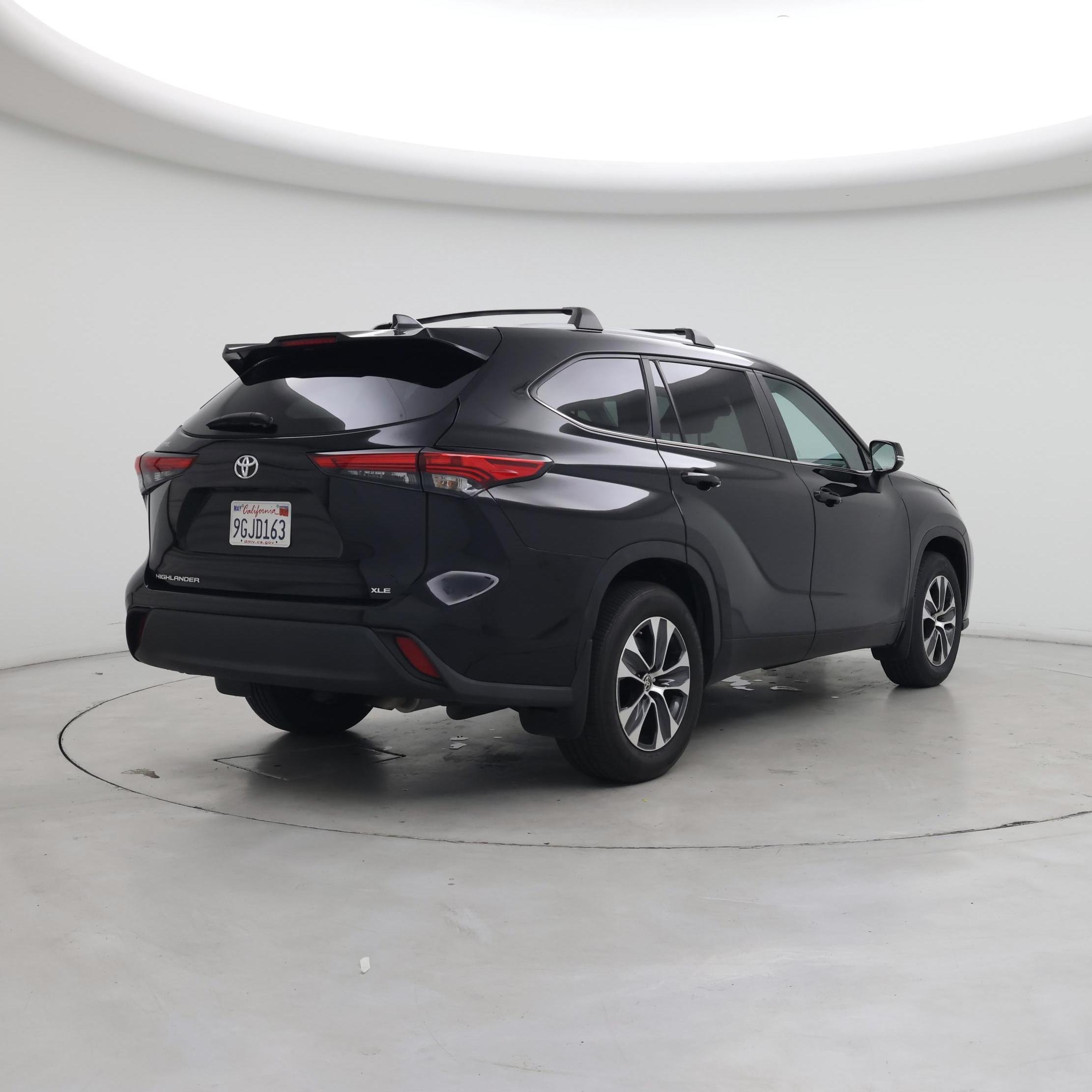 Thumbnail: 2023 Toyota Highlander - 8