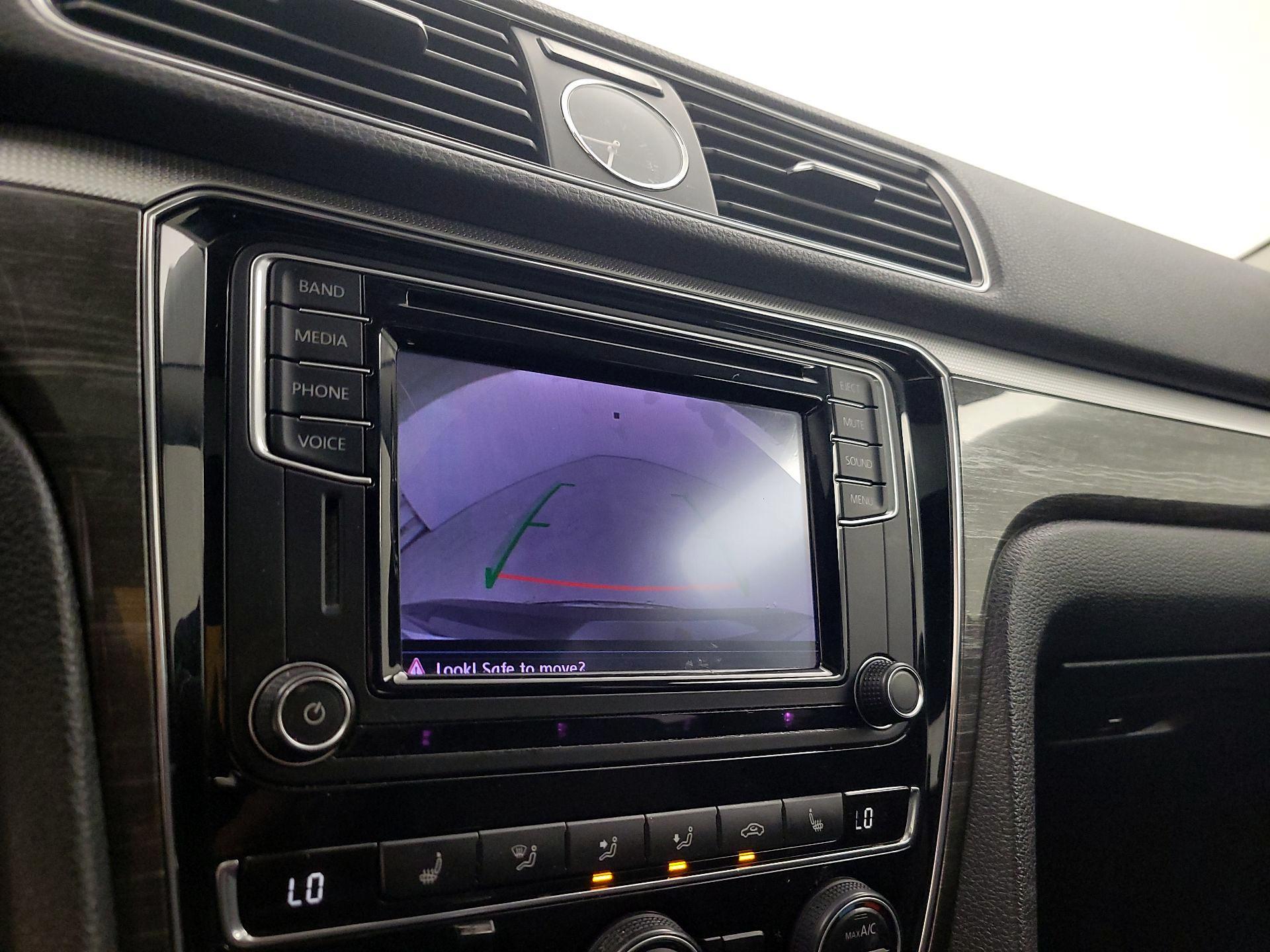 Thumbnail: 2016 Volkswagen Passat - 14