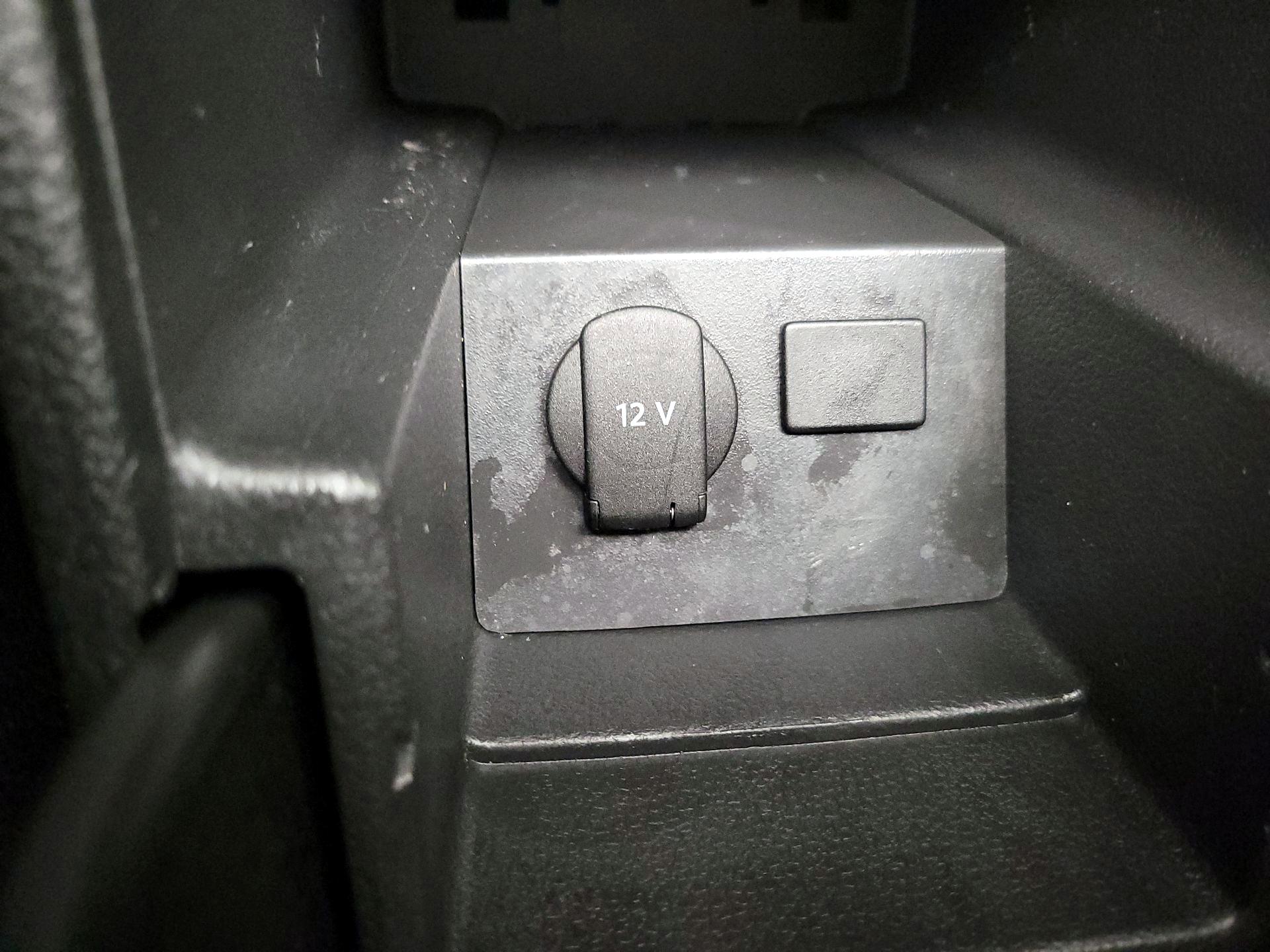 Thumbnail: 2016 Volkswagen Passat - 18