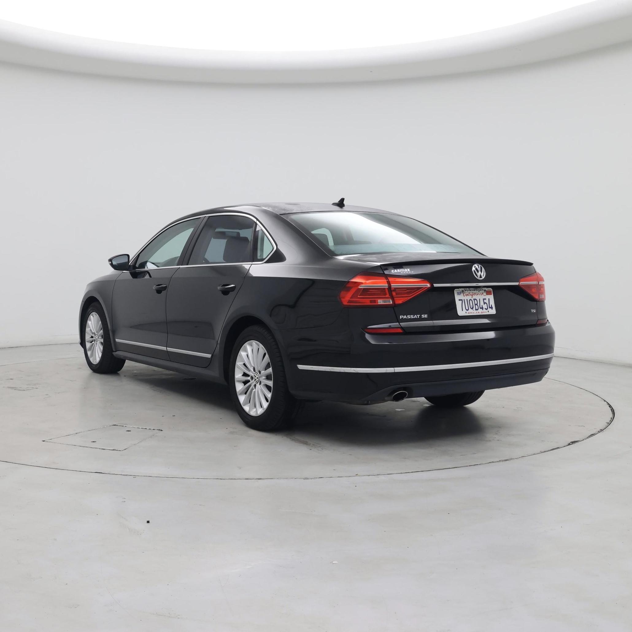 Thumbnail: 2016 Volkswagen Passat - 2