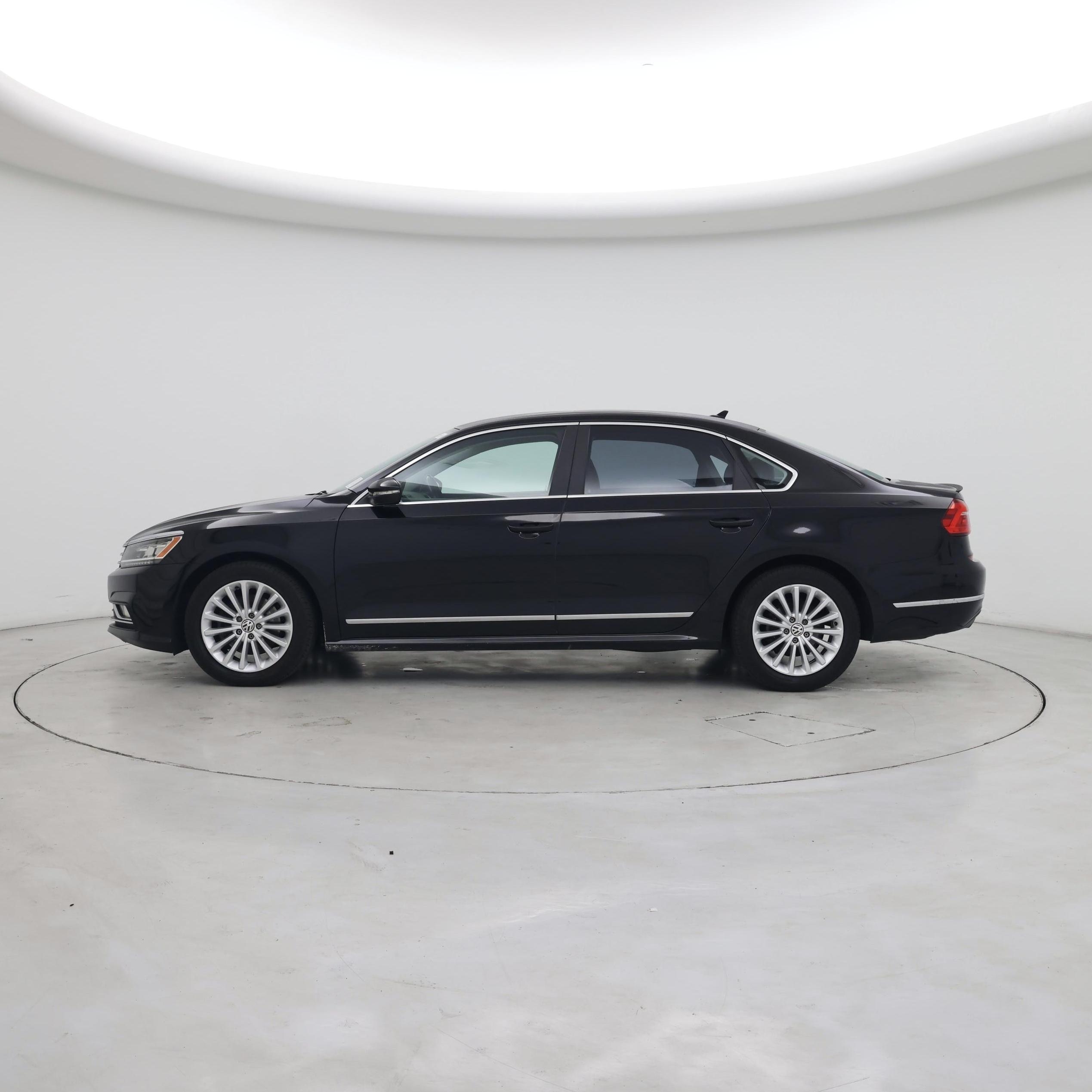 Thumbnail: 2016 Volkswagen Passat - 3