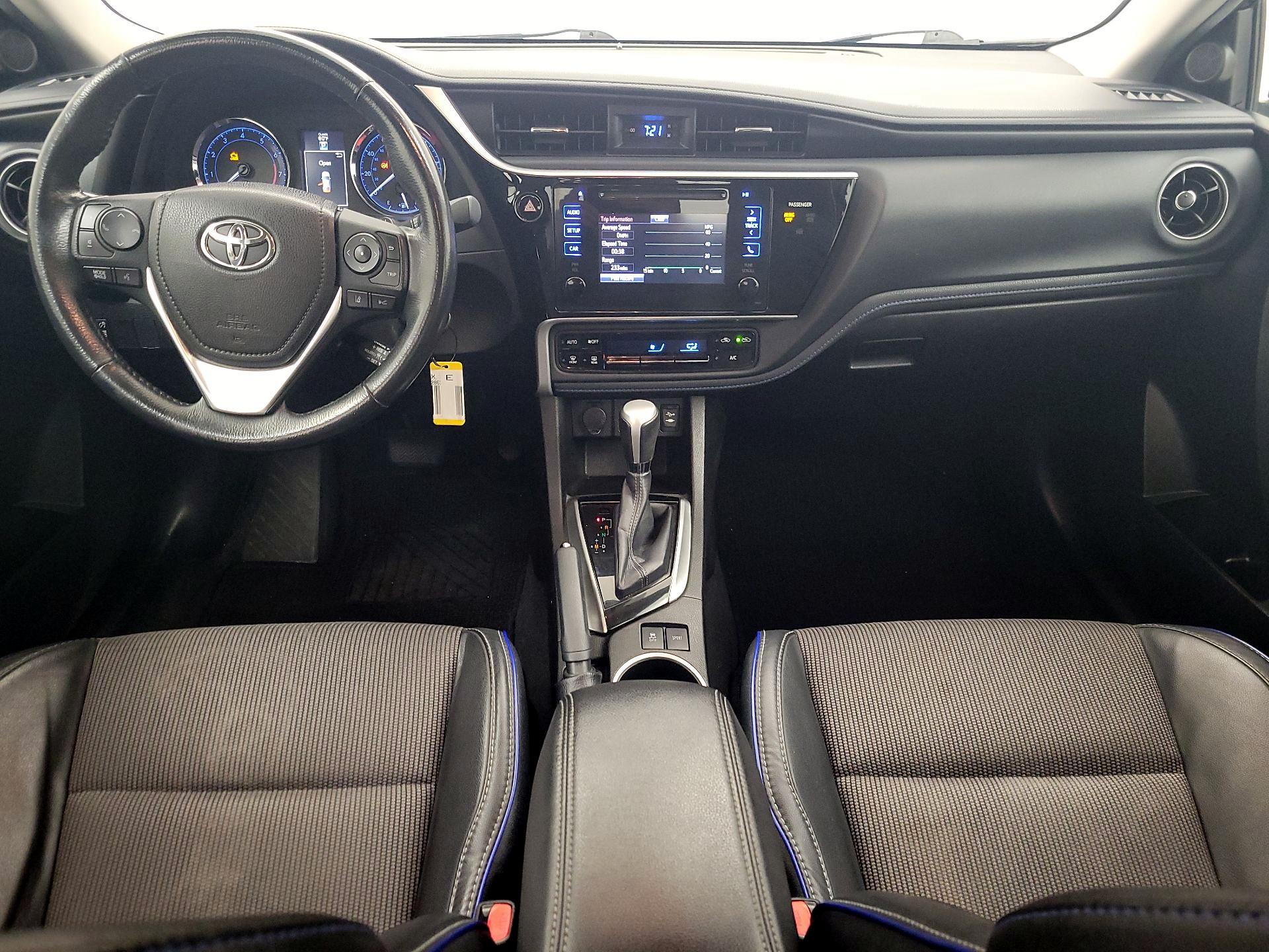 Thumbnail: 2017 Toyota Corolla - 9