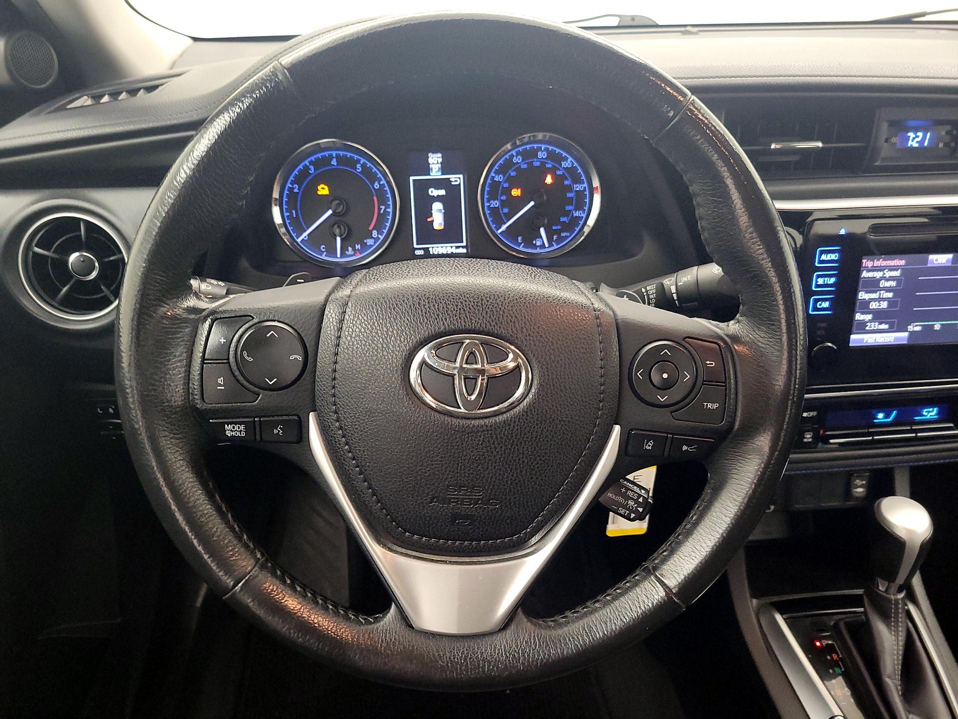 Thumbnail: 2017 Toyota Corolla - 10