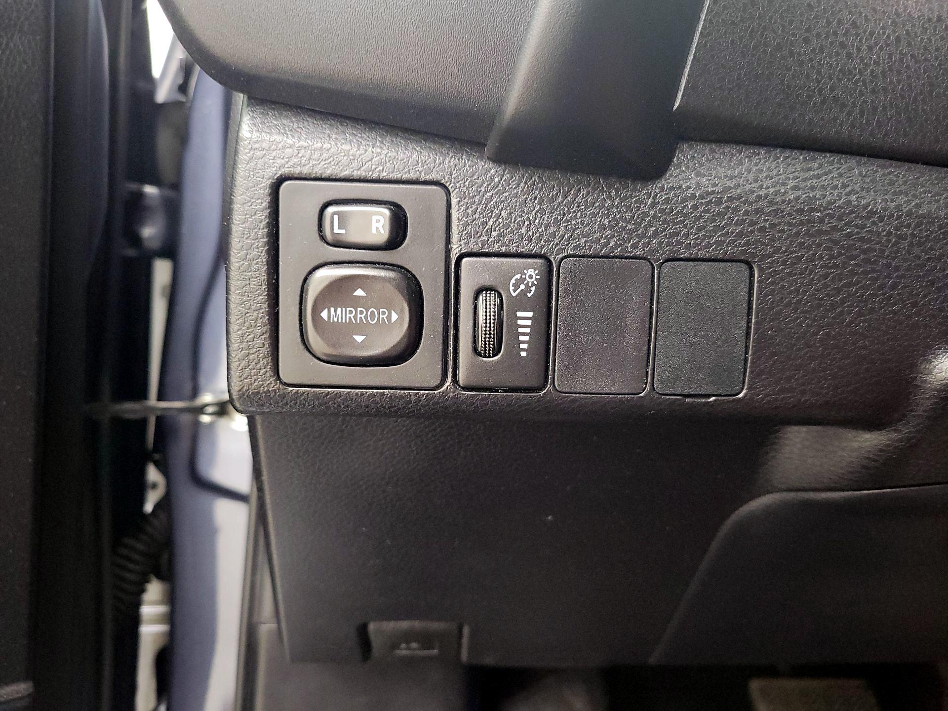 Thumbnail: 2017 Toyota Corolla - 13