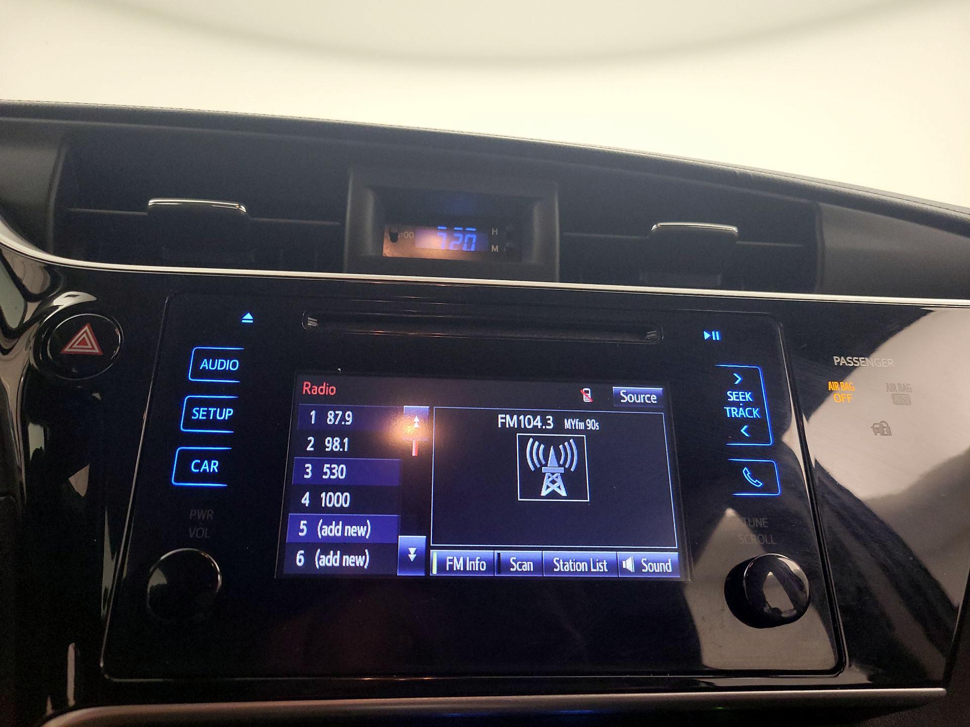 Thumbnail: 2017 Toyota Corolla - 15