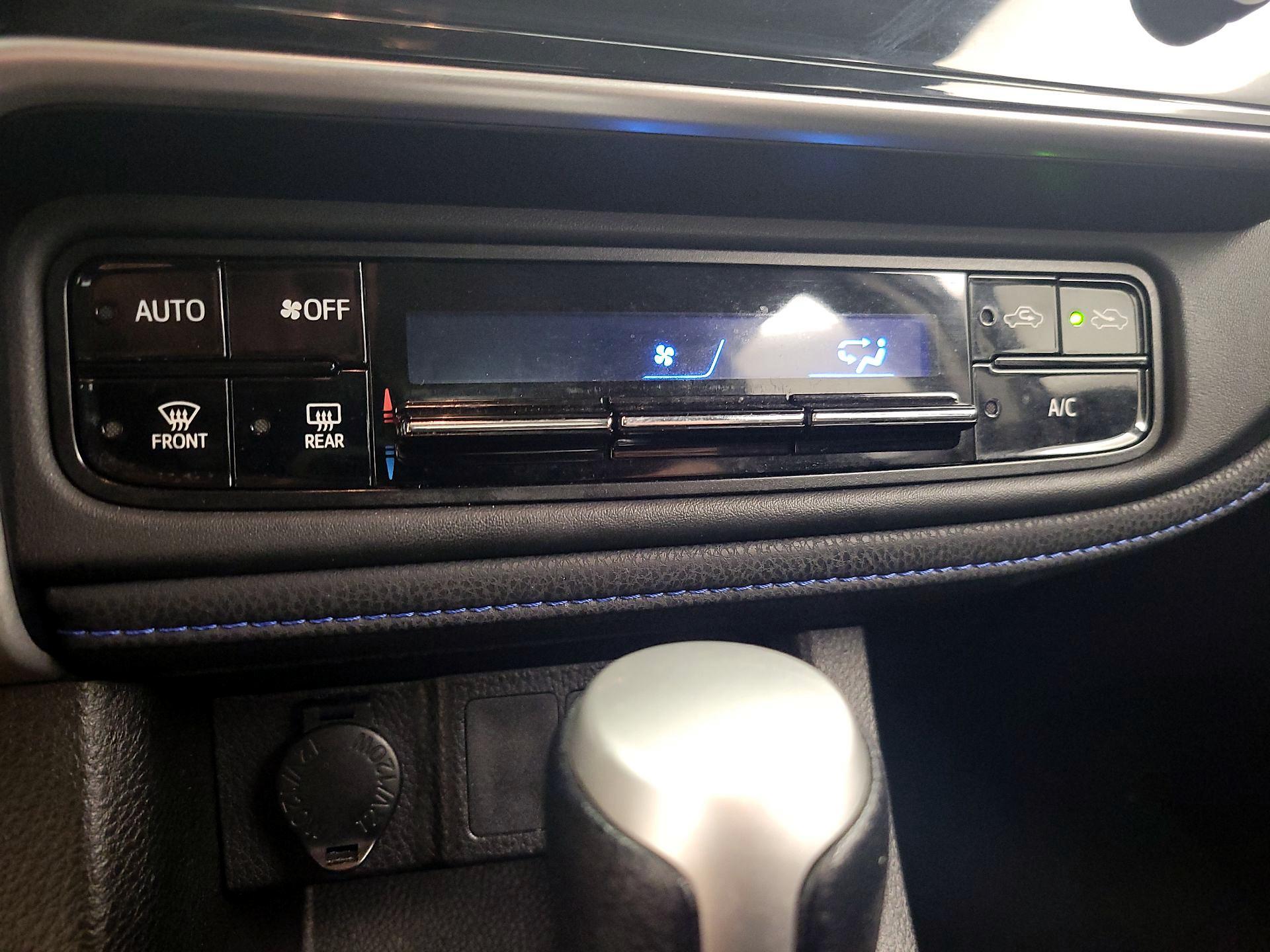 Thumbnail: 2017 Toyota Corolla - 16