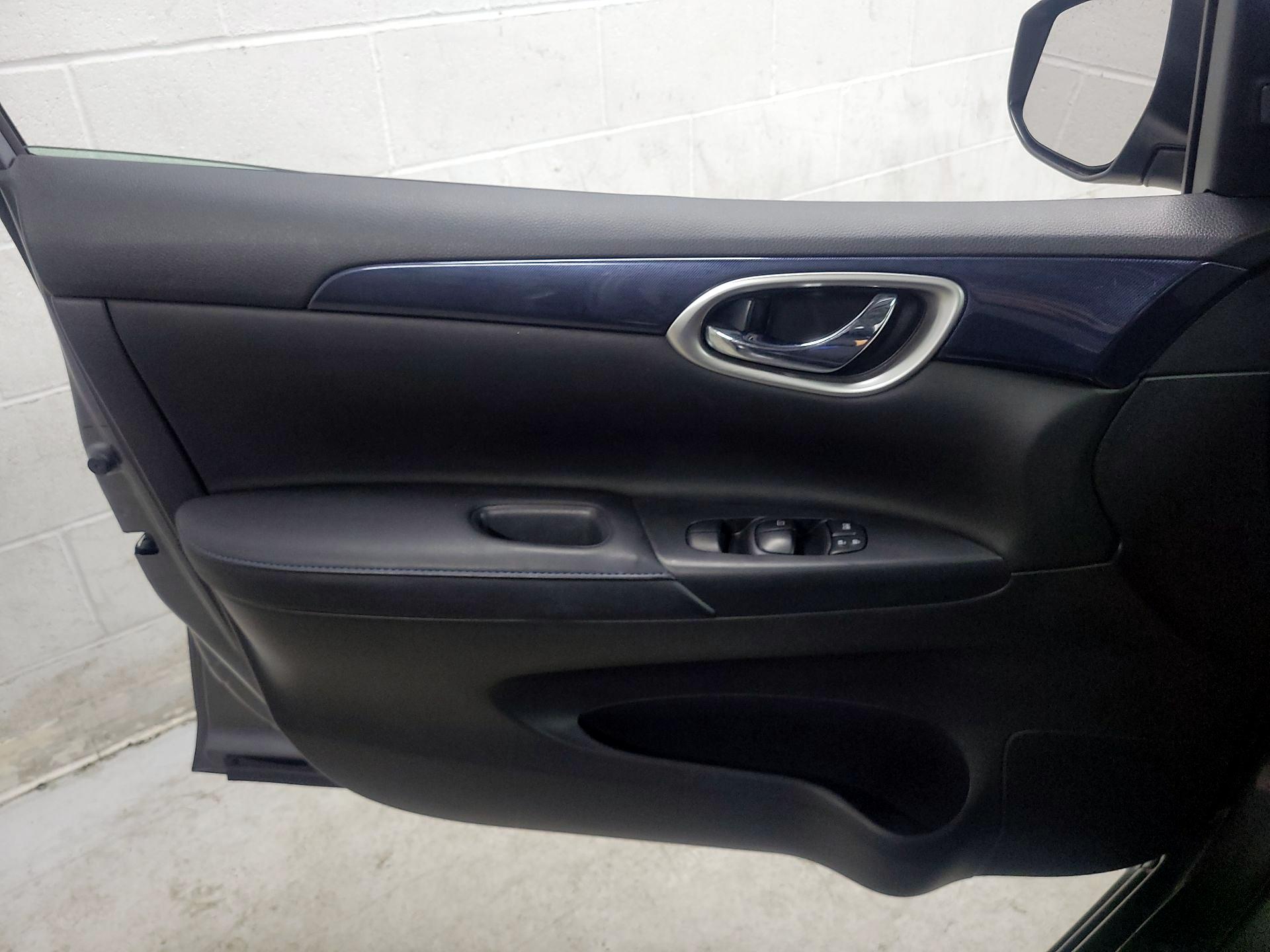 Thumbnail: 2019 Nissan Sentra - 12