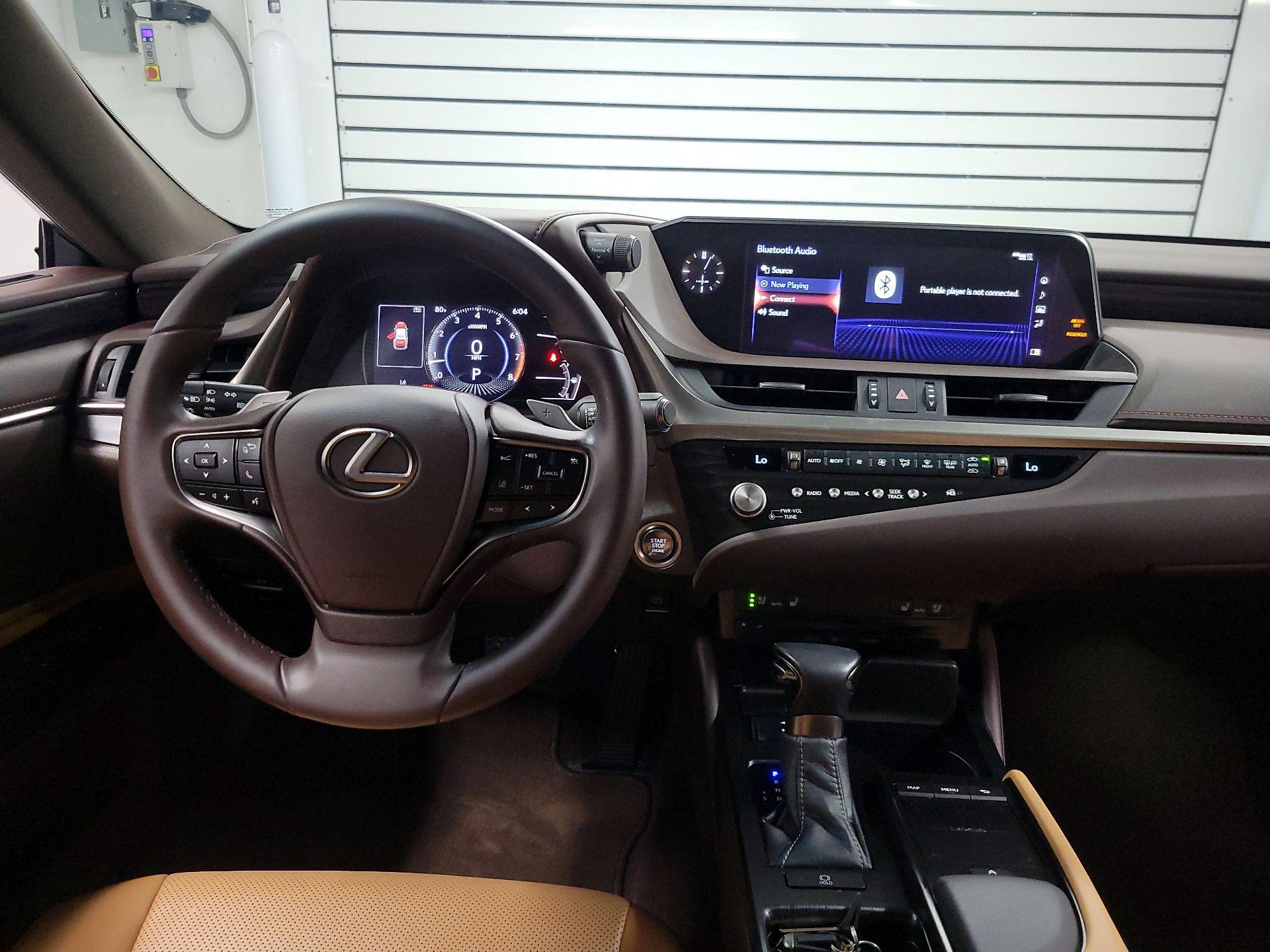 Thumbnail: 2021 Lexus ES - 9