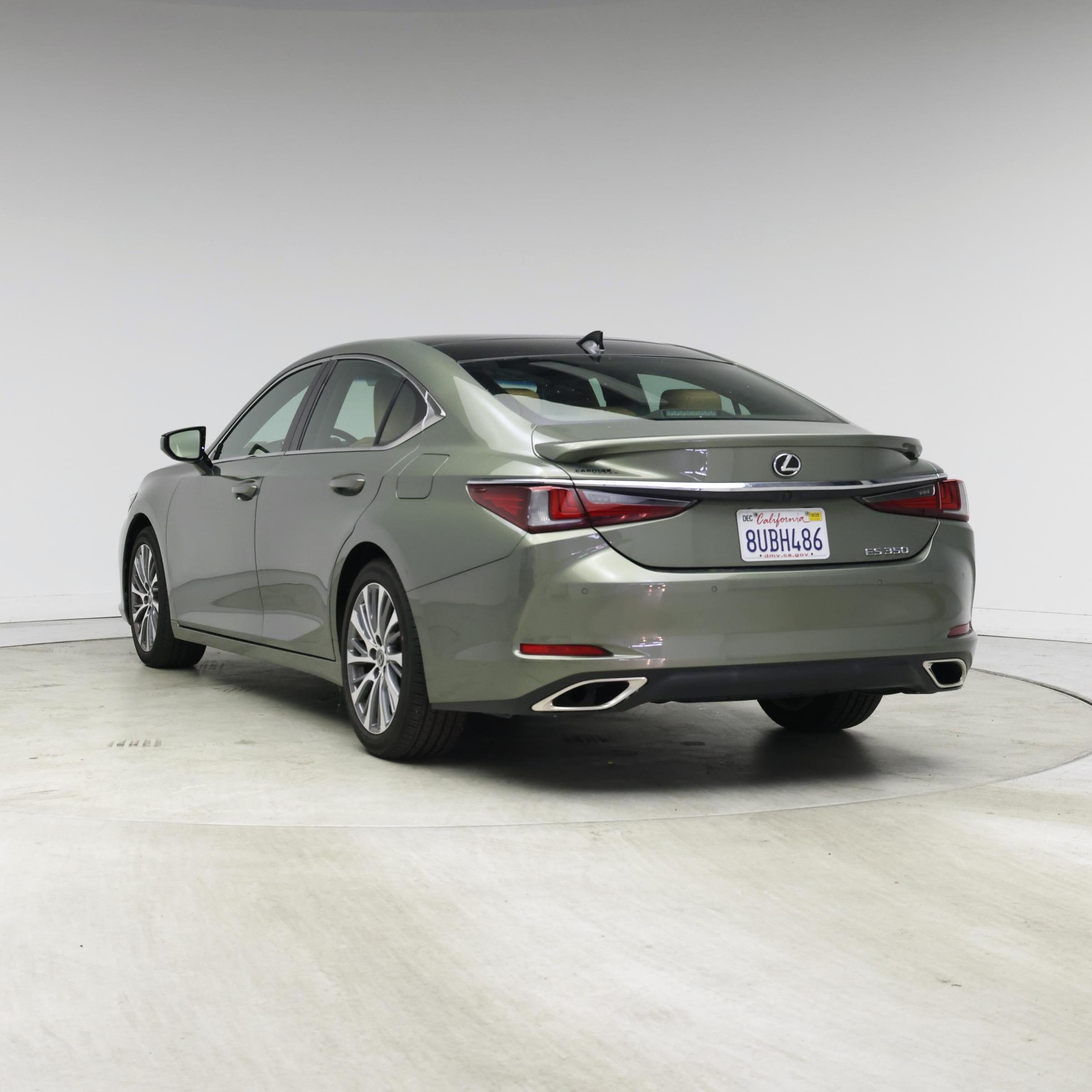 Thumbnail: 2021 Lexus ES - 2