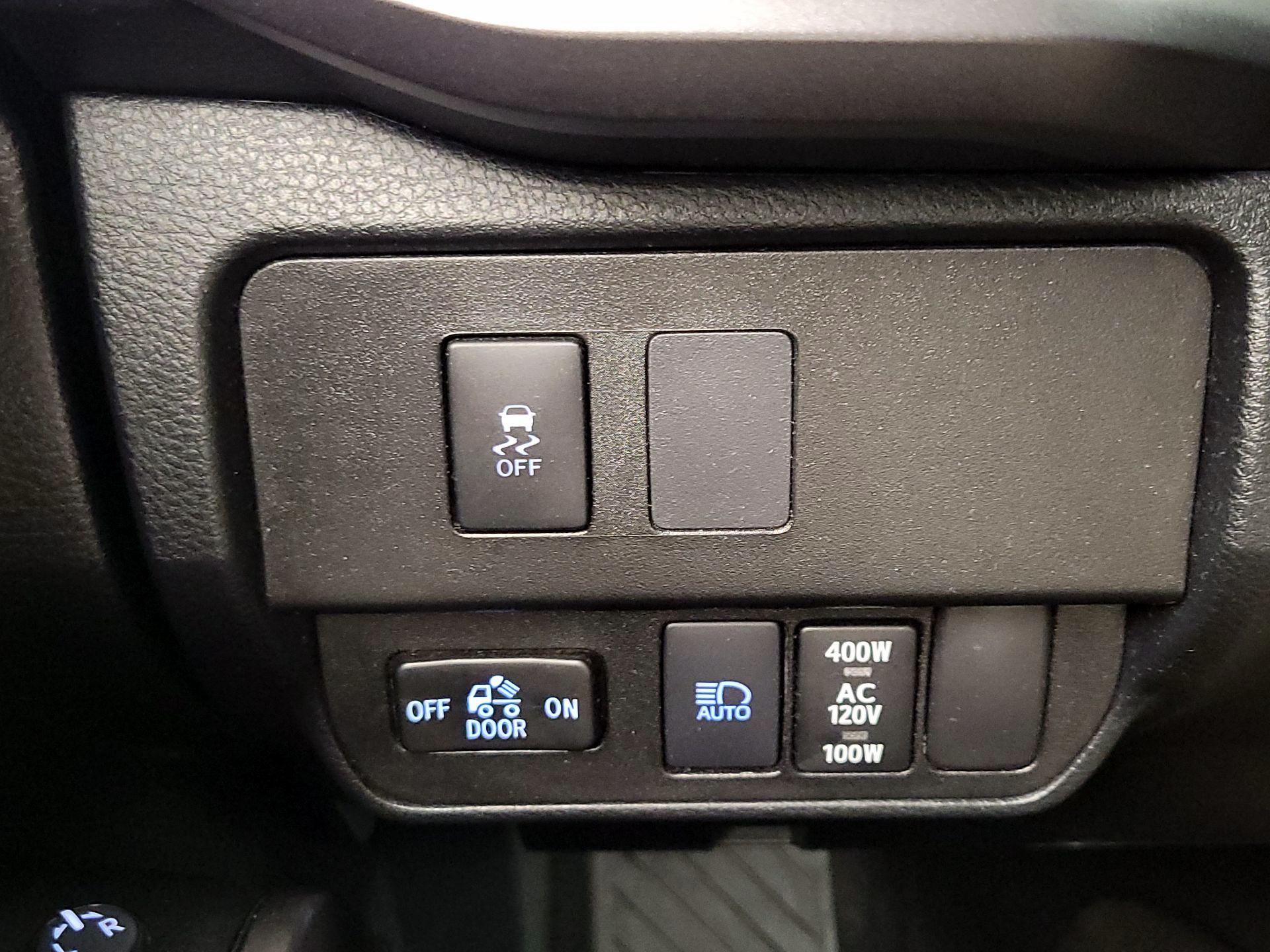 Thumbnail: 2021 Toyota Tacoma - 13