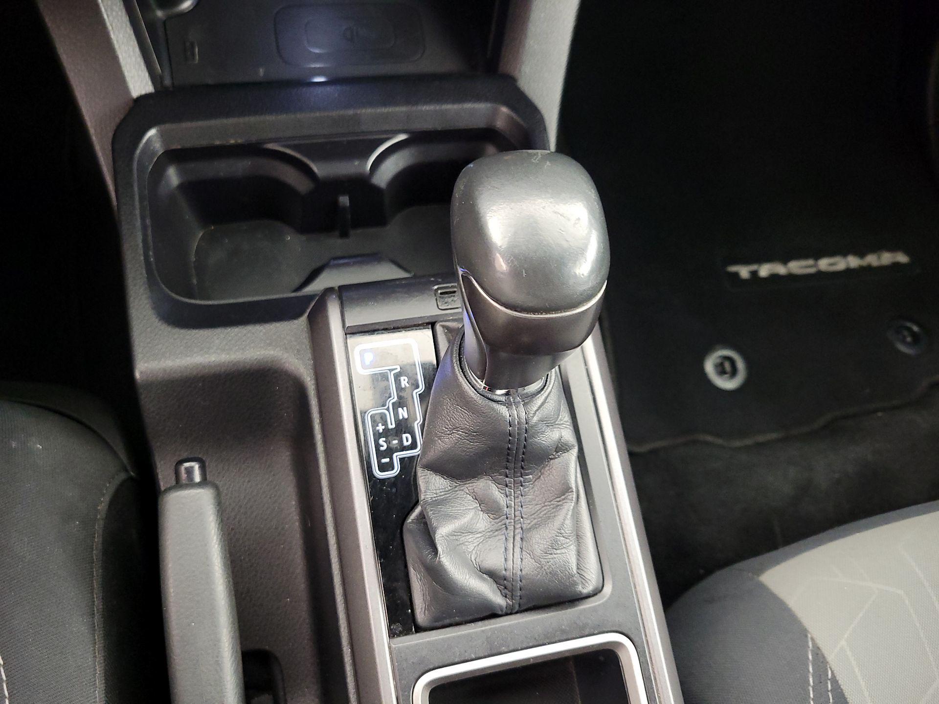 Thumbnail: 2021 Toyota Tacoma - 17