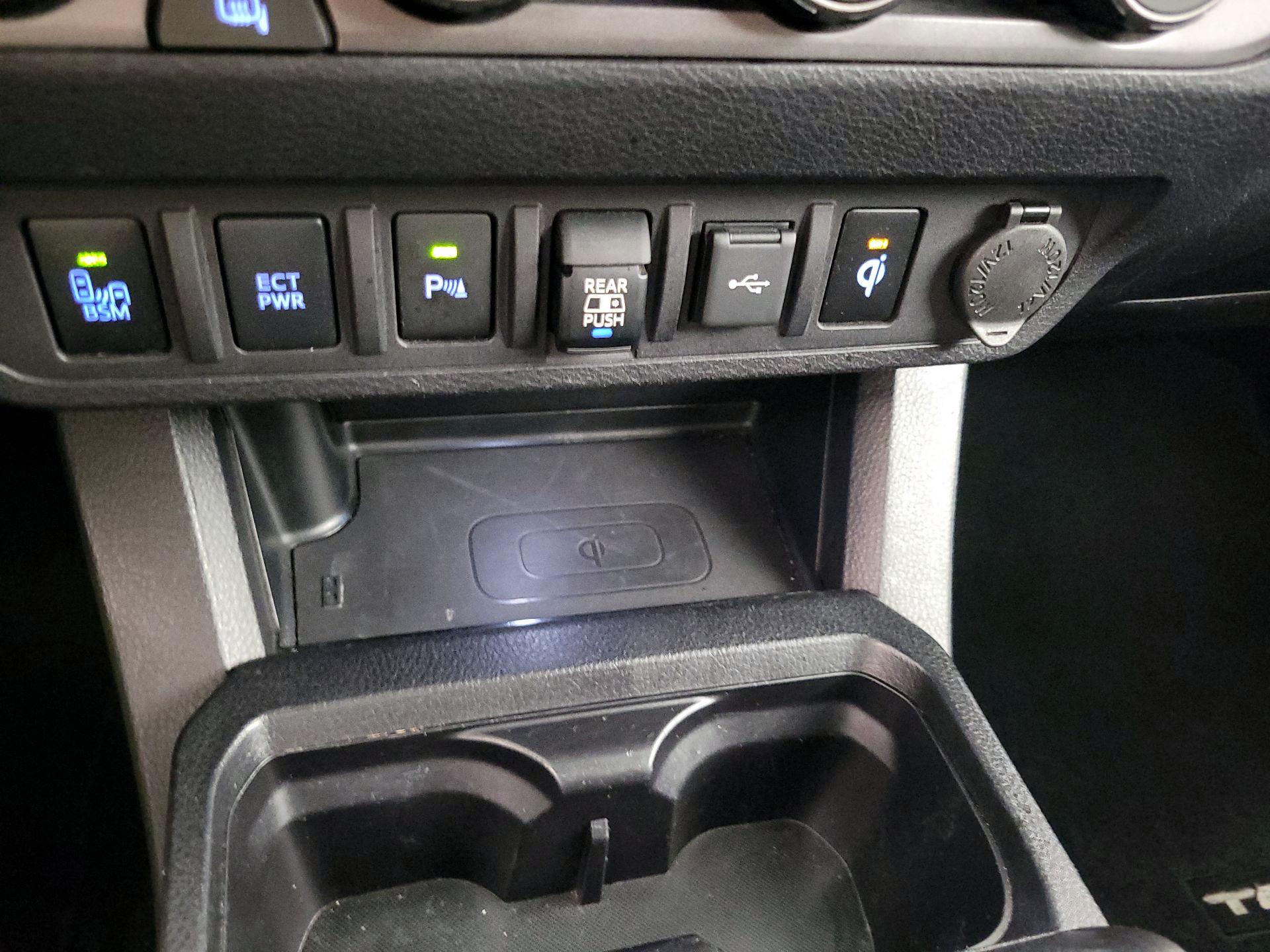 Thumbnail: 2021 Toyota Tacoma - 18