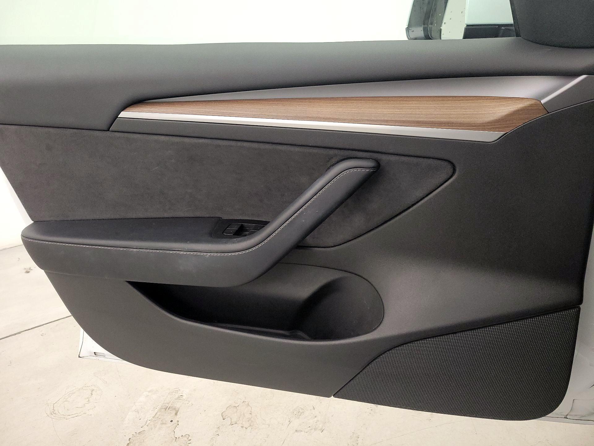 Thumbnail: 2022 Tesla Model 3 - 12