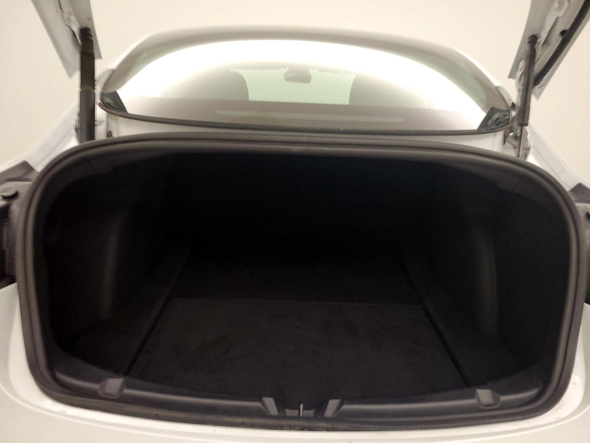 Thumbnail: 2022 Tesla Model 3 - 19