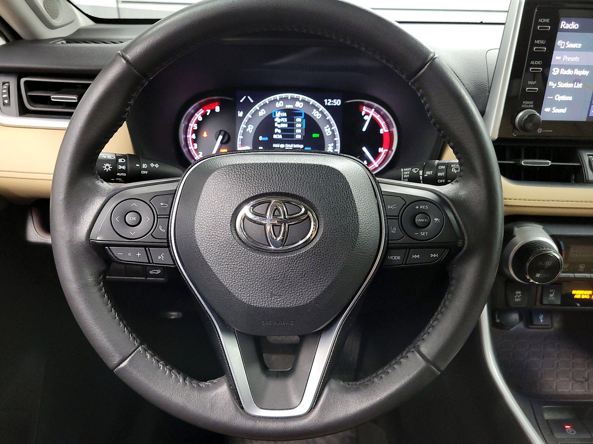 Thumbnail: 2021 Toyota RAV4 - 10