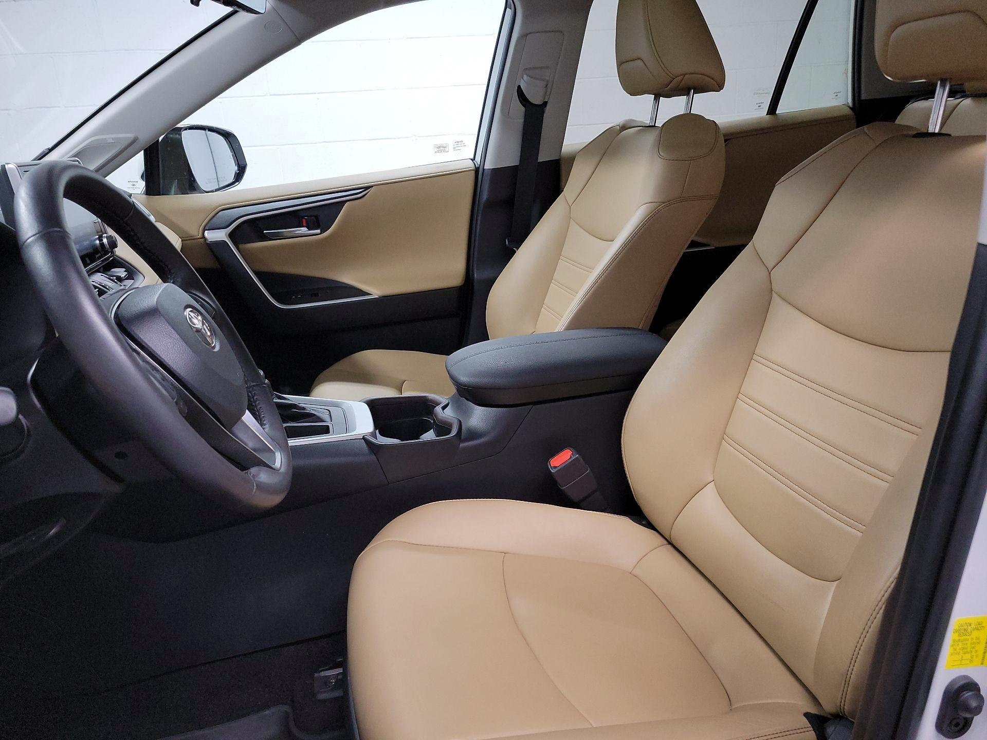 Thumbnail: 2021 Toyota RAV4 - 11