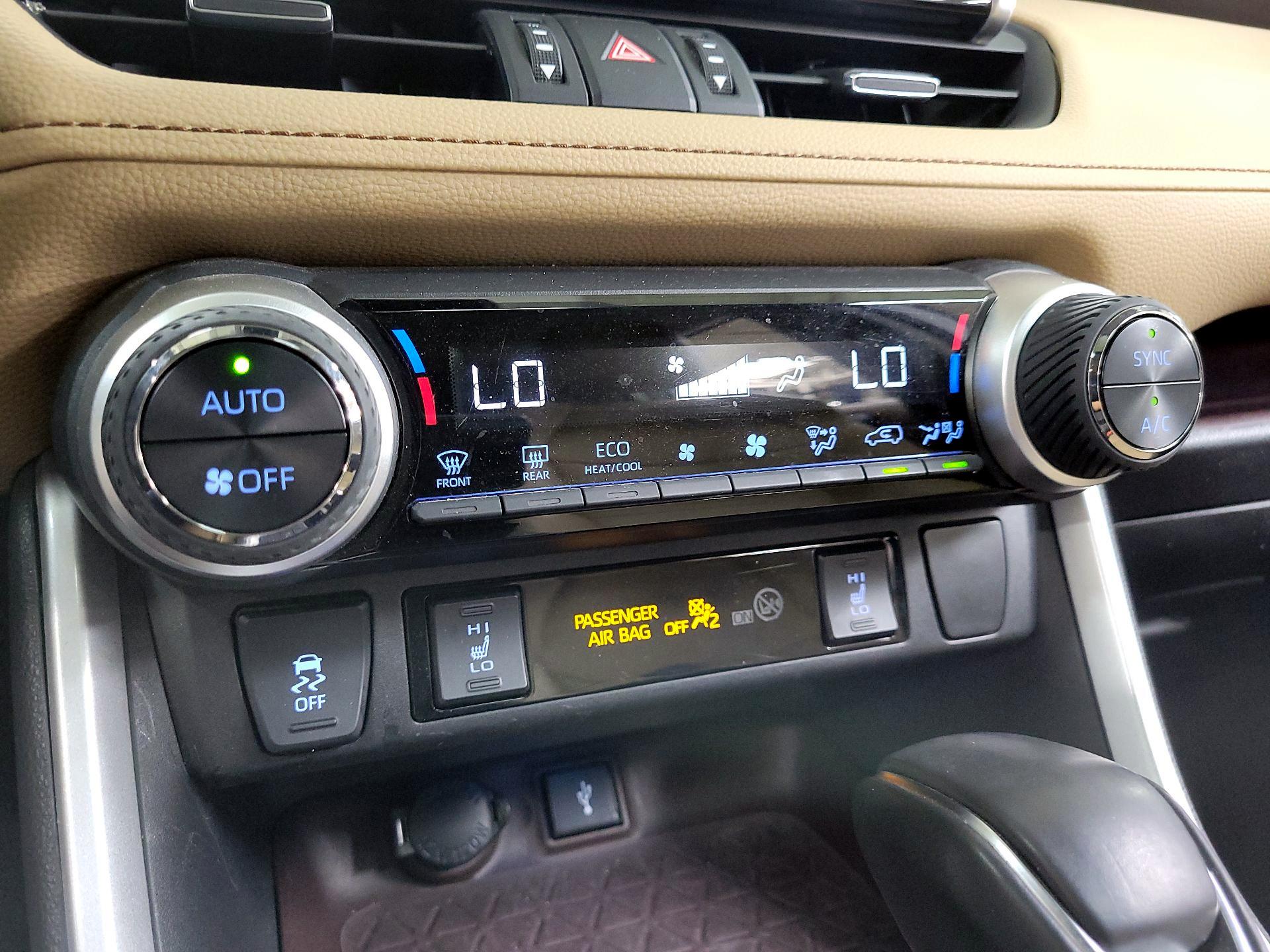 Thumbnail: 2021 Toyota RAV4 - 16