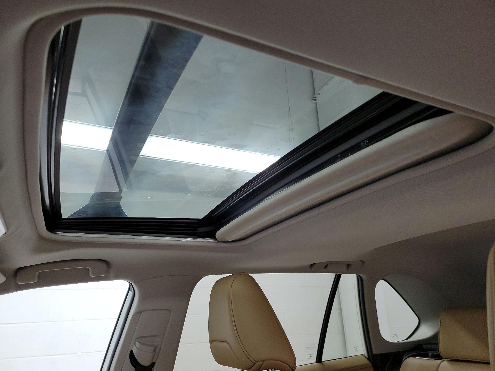 Thumbnail: 2021 Toyota RAV4 - 18