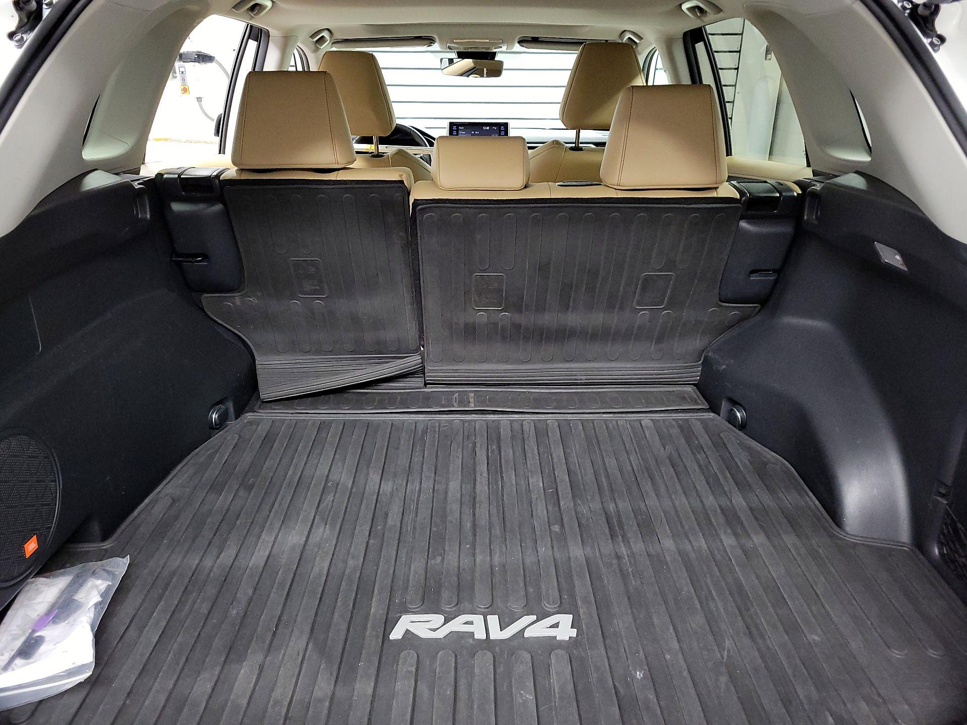 Thumbnail: 2021 Toyota RAV4 - 20