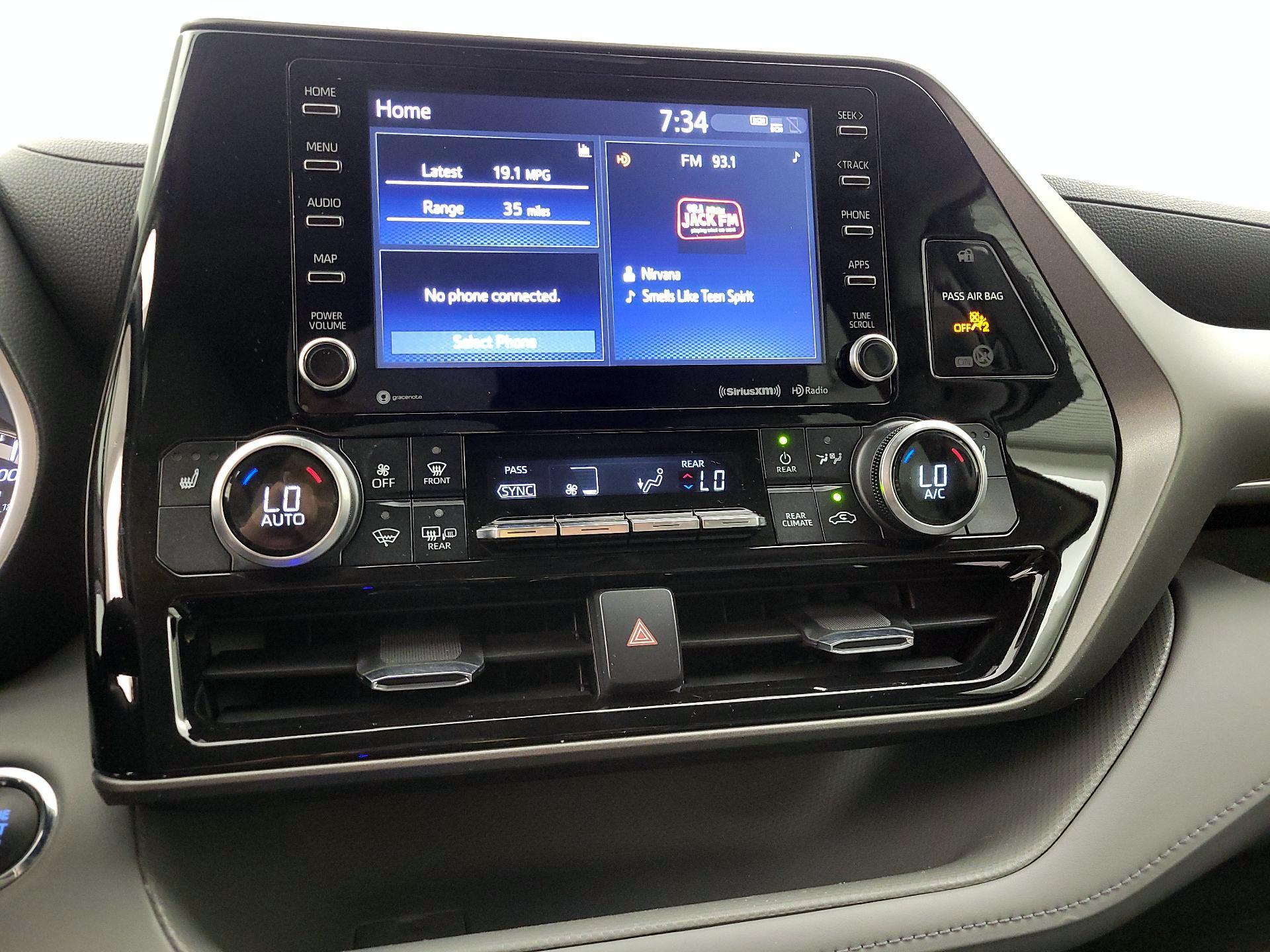 Thumbnail: 2022 Toyota Highlander - 16