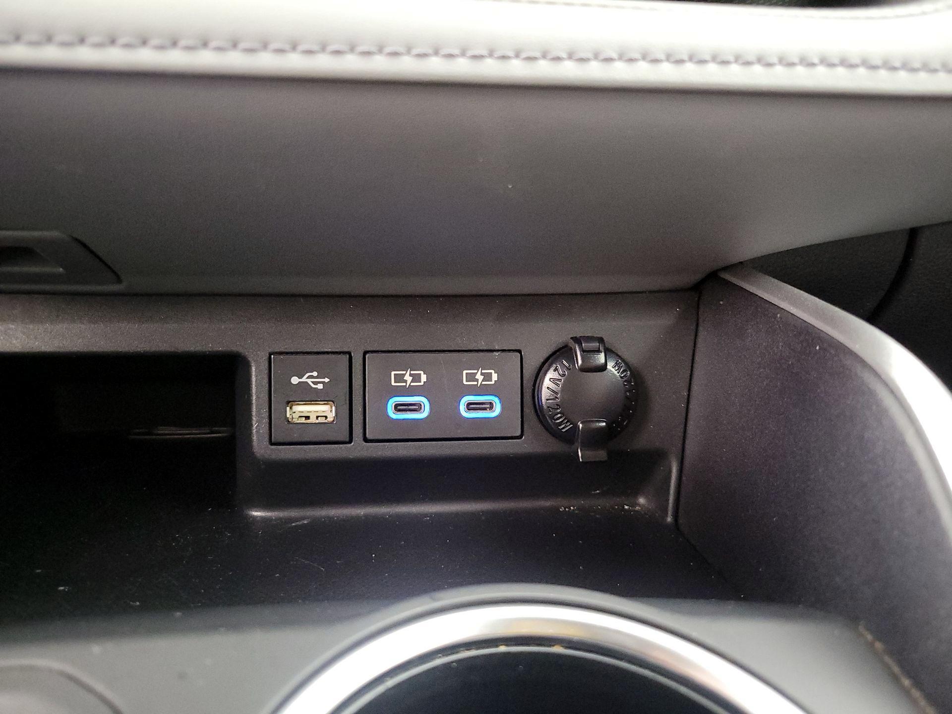 Thumbnail: 2022 Toyota Highlander - 18