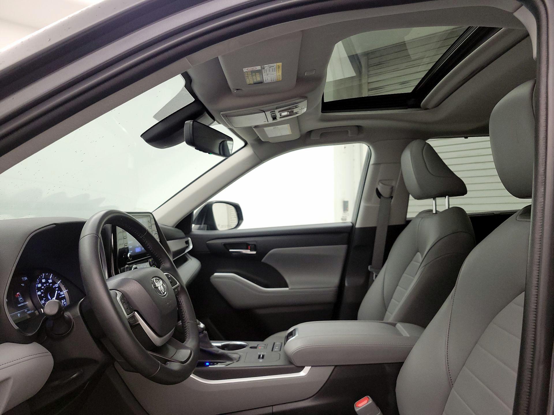 Thumbnail: 2022 Toyota Highlander - 19