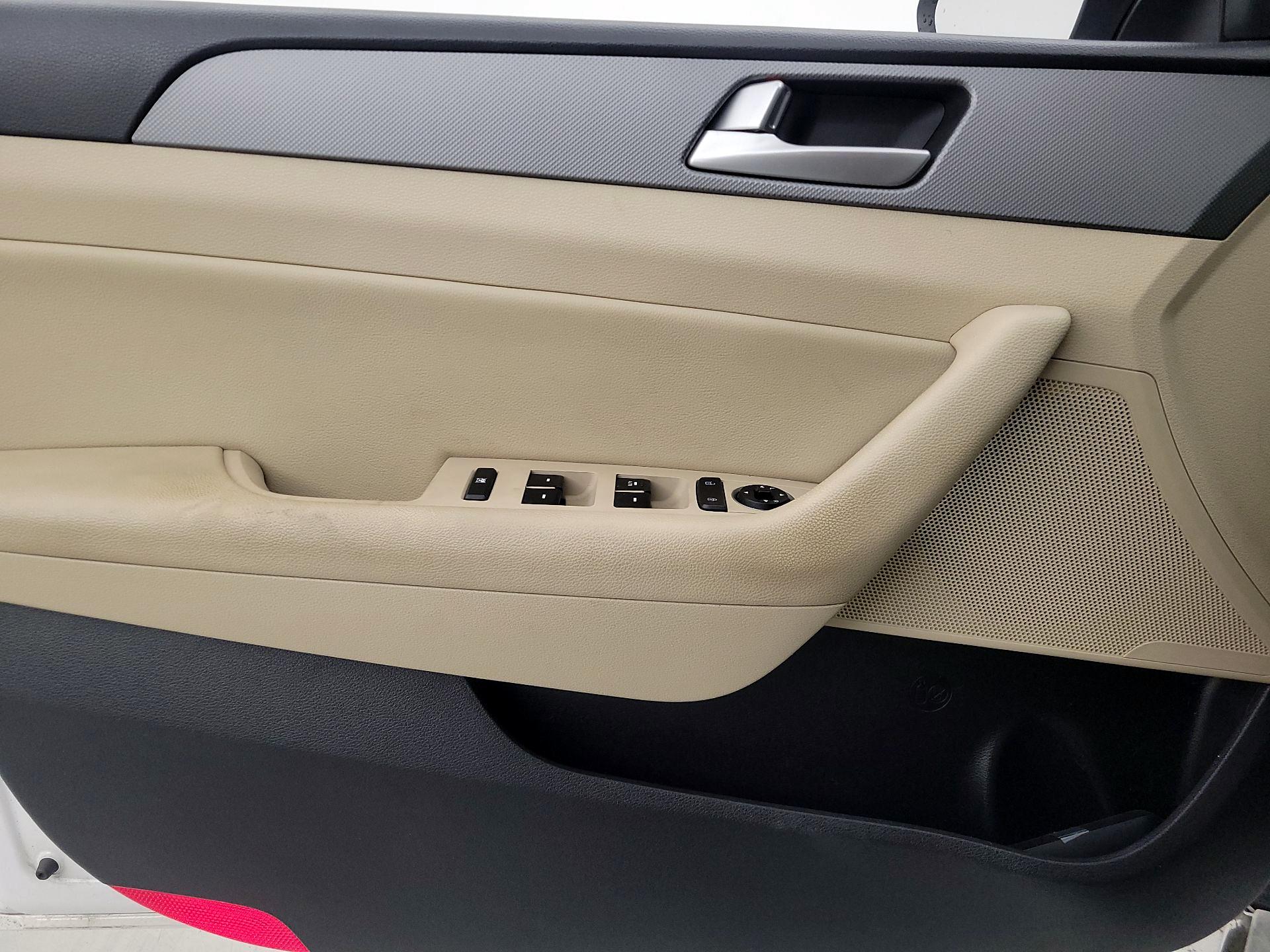 Thumbnail: 2016 Hyundai Sonata - 12